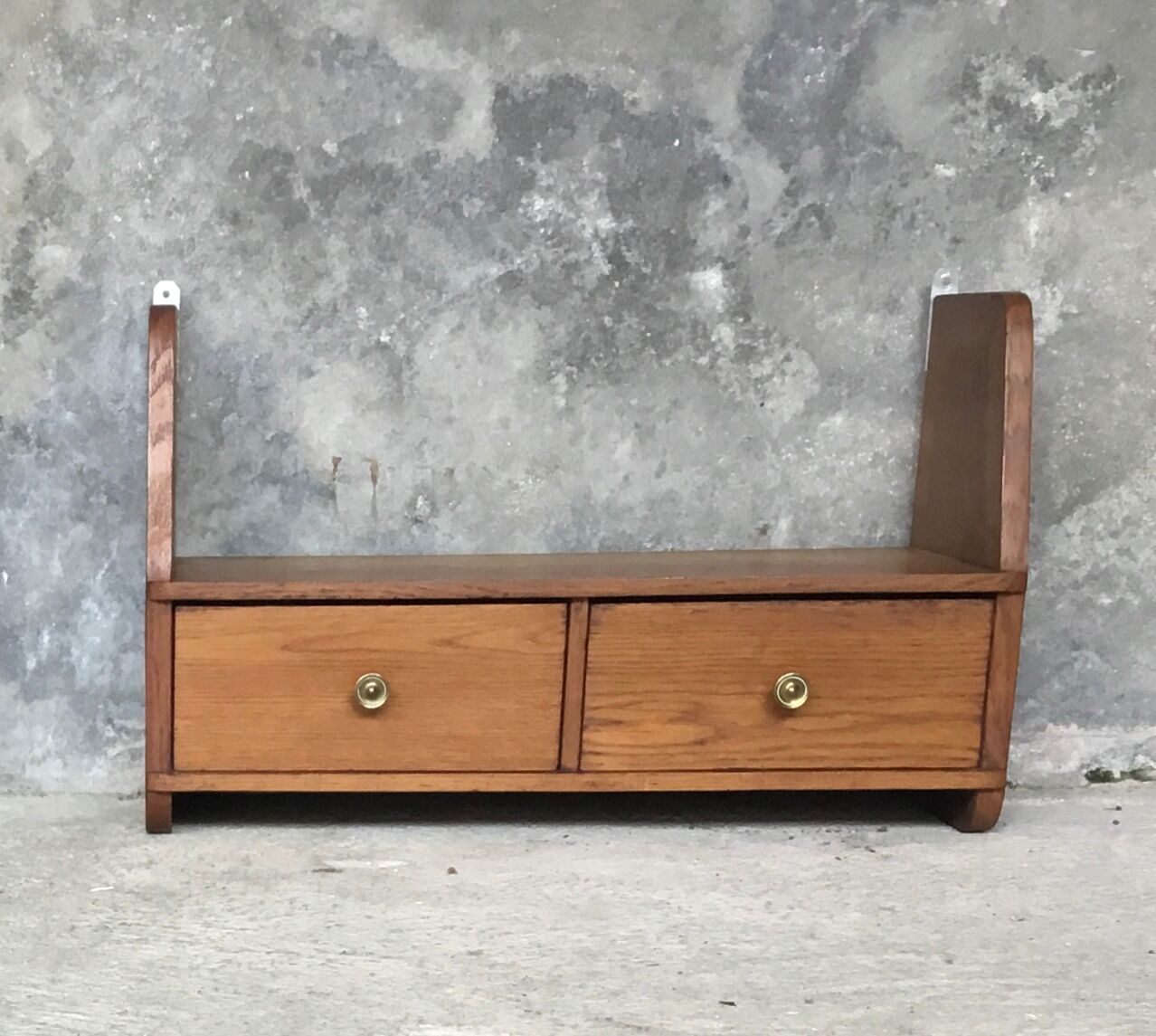 Pair of modernist fin wall shelves in solid oak - 1950
