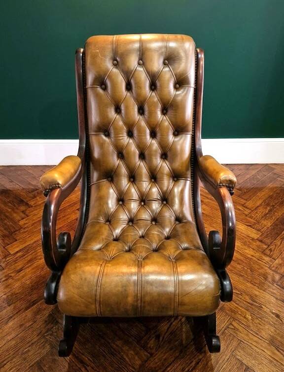 Rocking Chair Chesterfield in Tawny Leather & Solid Wood – Impeccable Condition