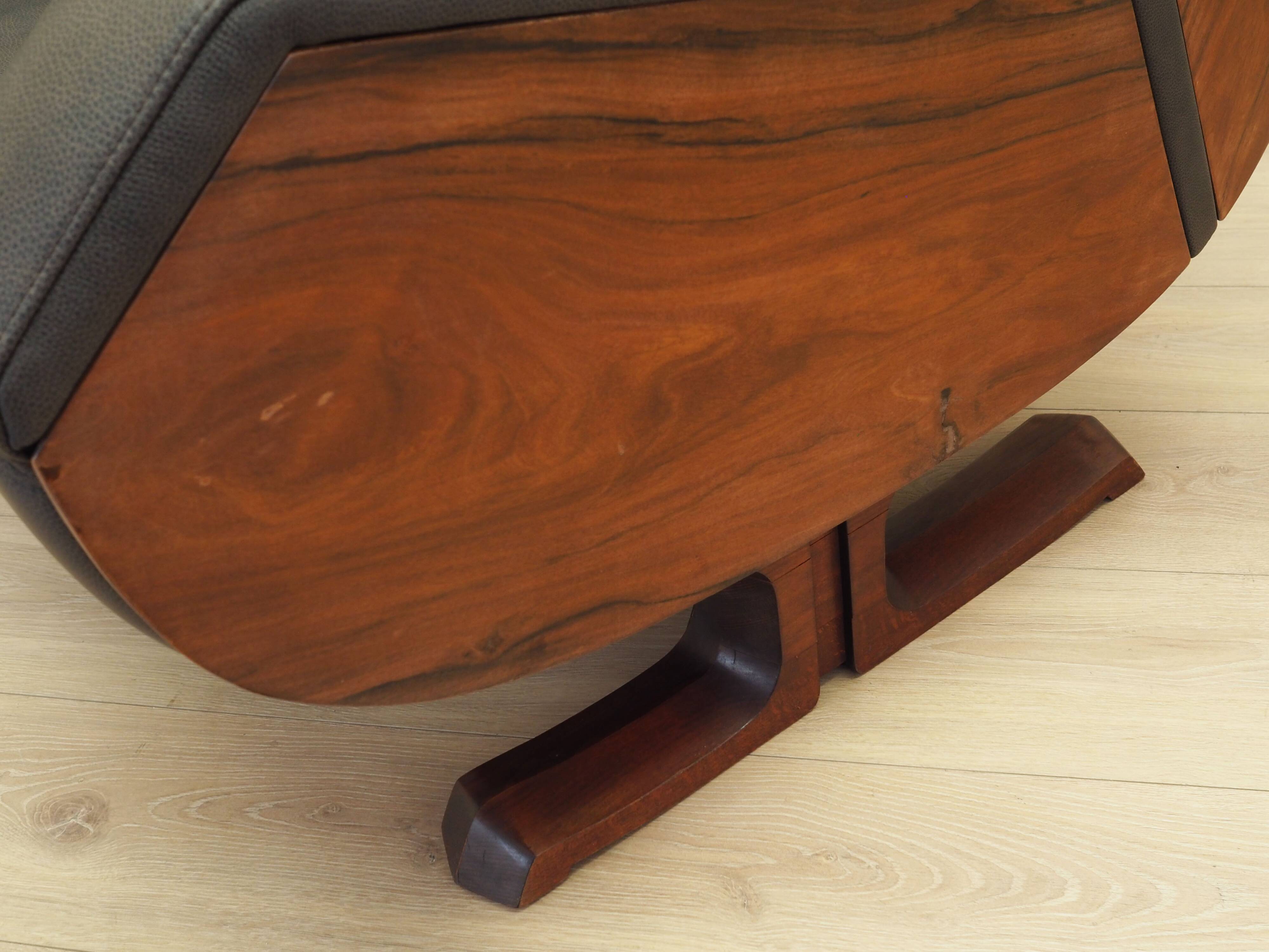 Leather armchair, Italian design, 1970s, production: Italy