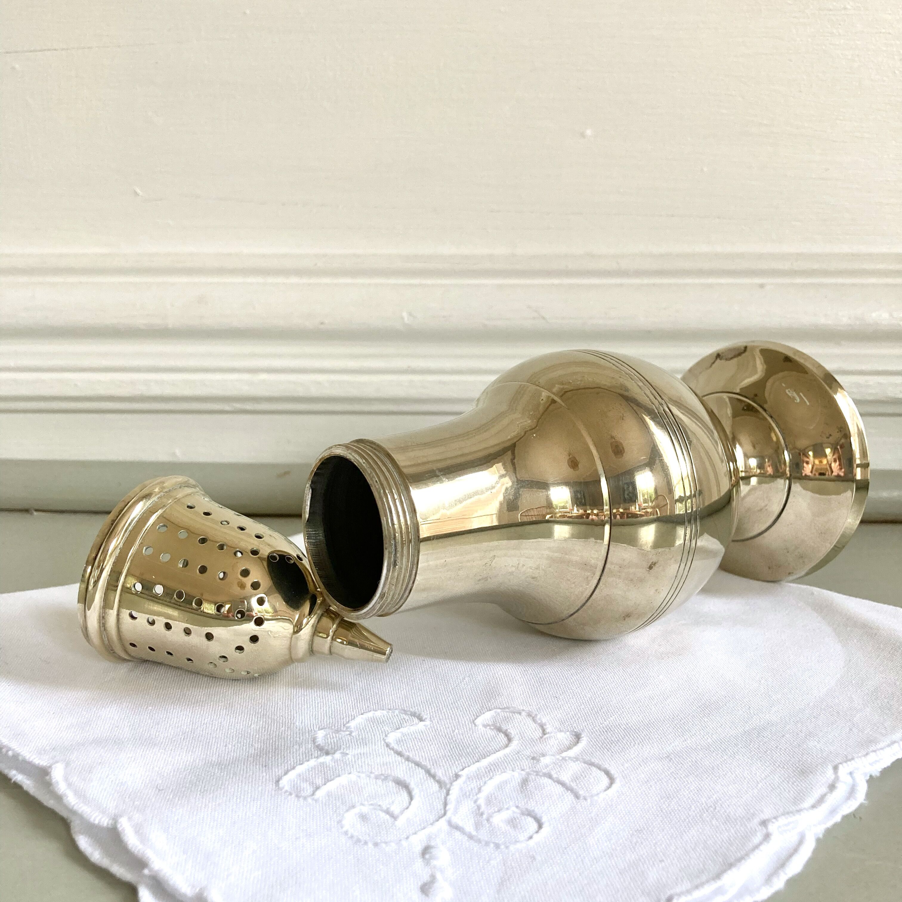 Sugar sprinkler silver metal