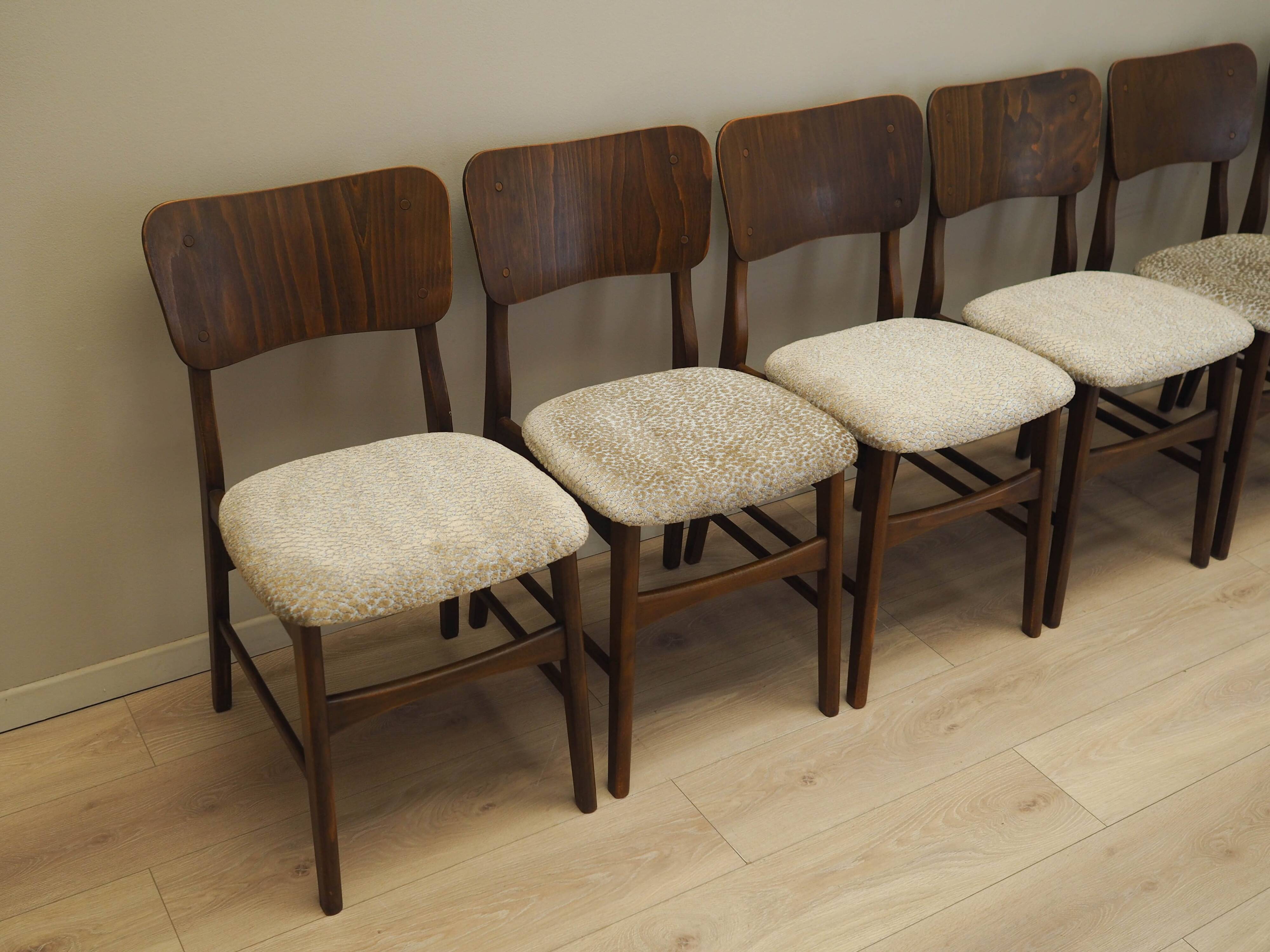 Ensemble de six chaises, design danois, années 1960, fabriquées au Danemark.