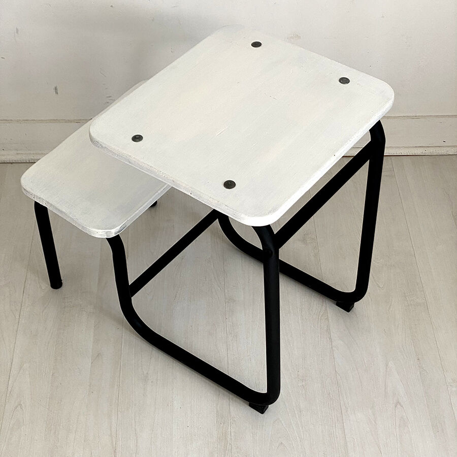 Small children's desk