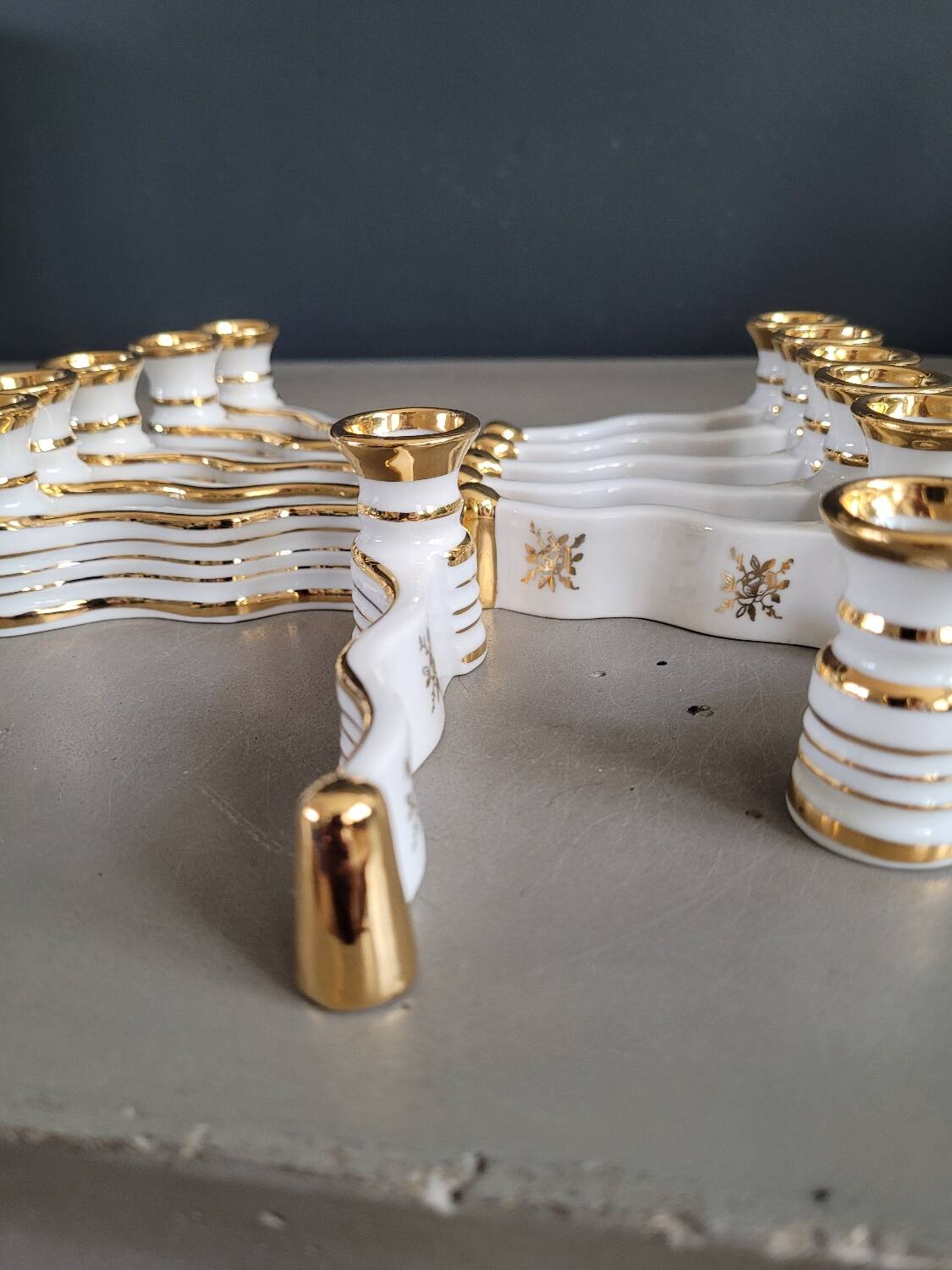 12 Limoges art porcelain knife rests in their case