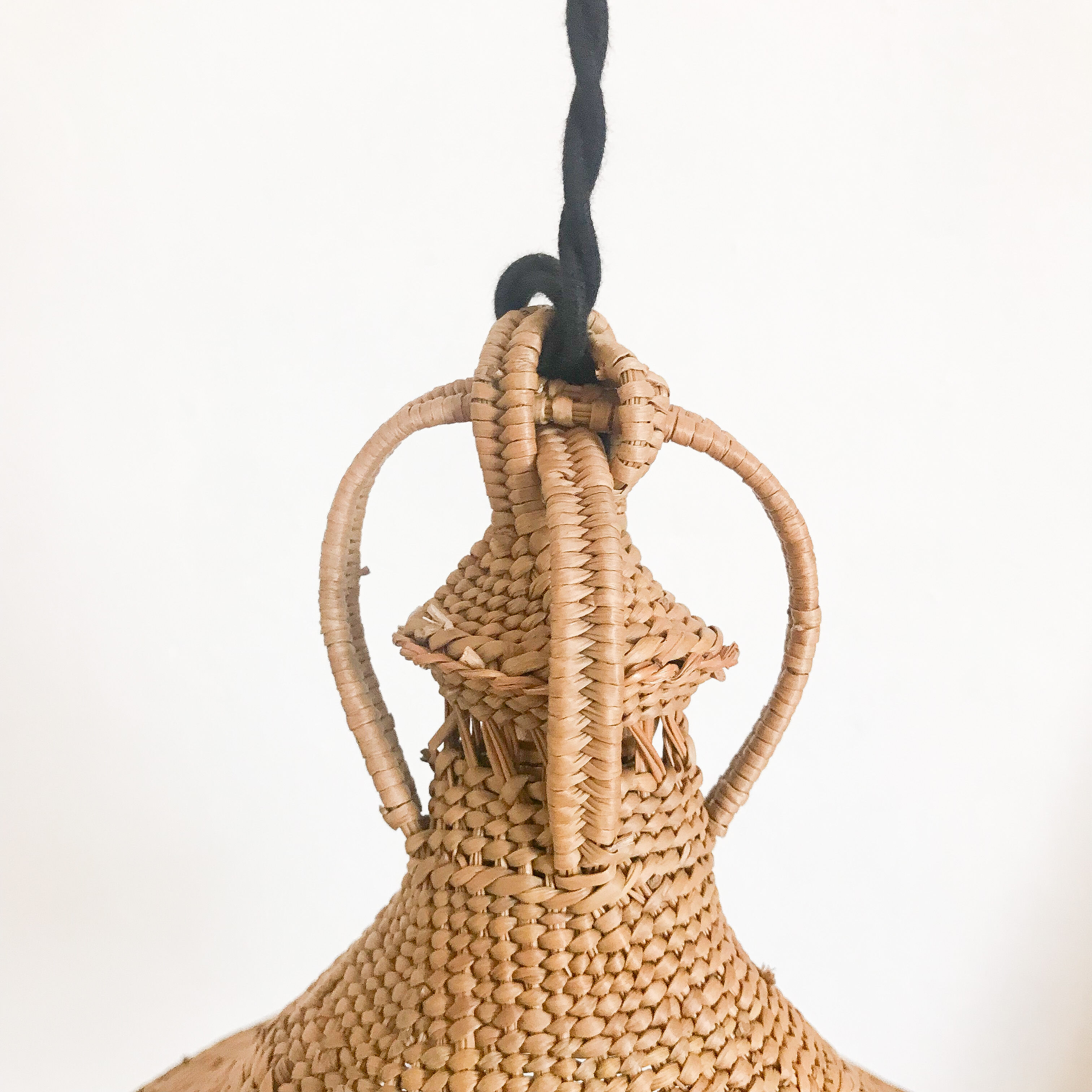 Wicker hat suspension