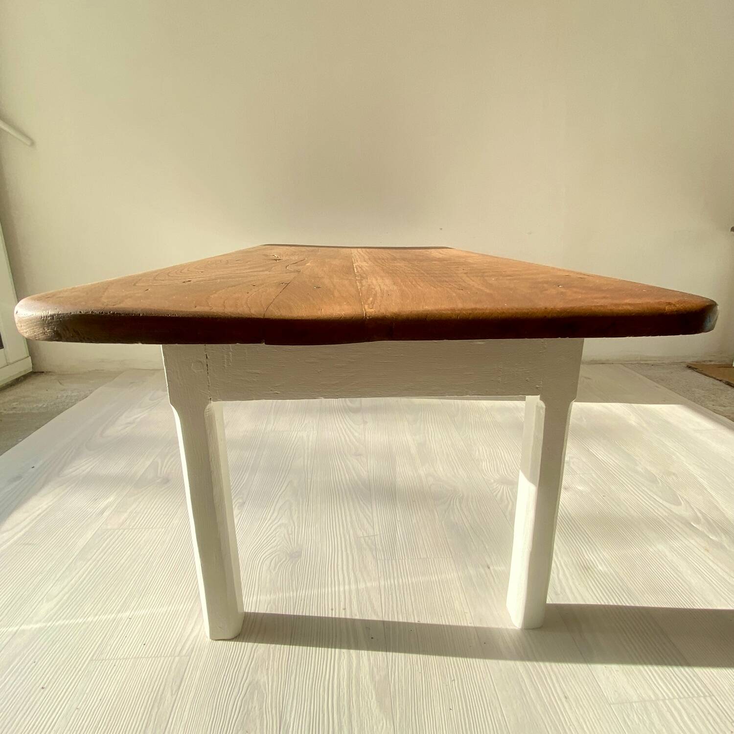 Restored antique coffee table – Natural oak and cream legs