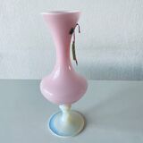 Vase en opaline rose