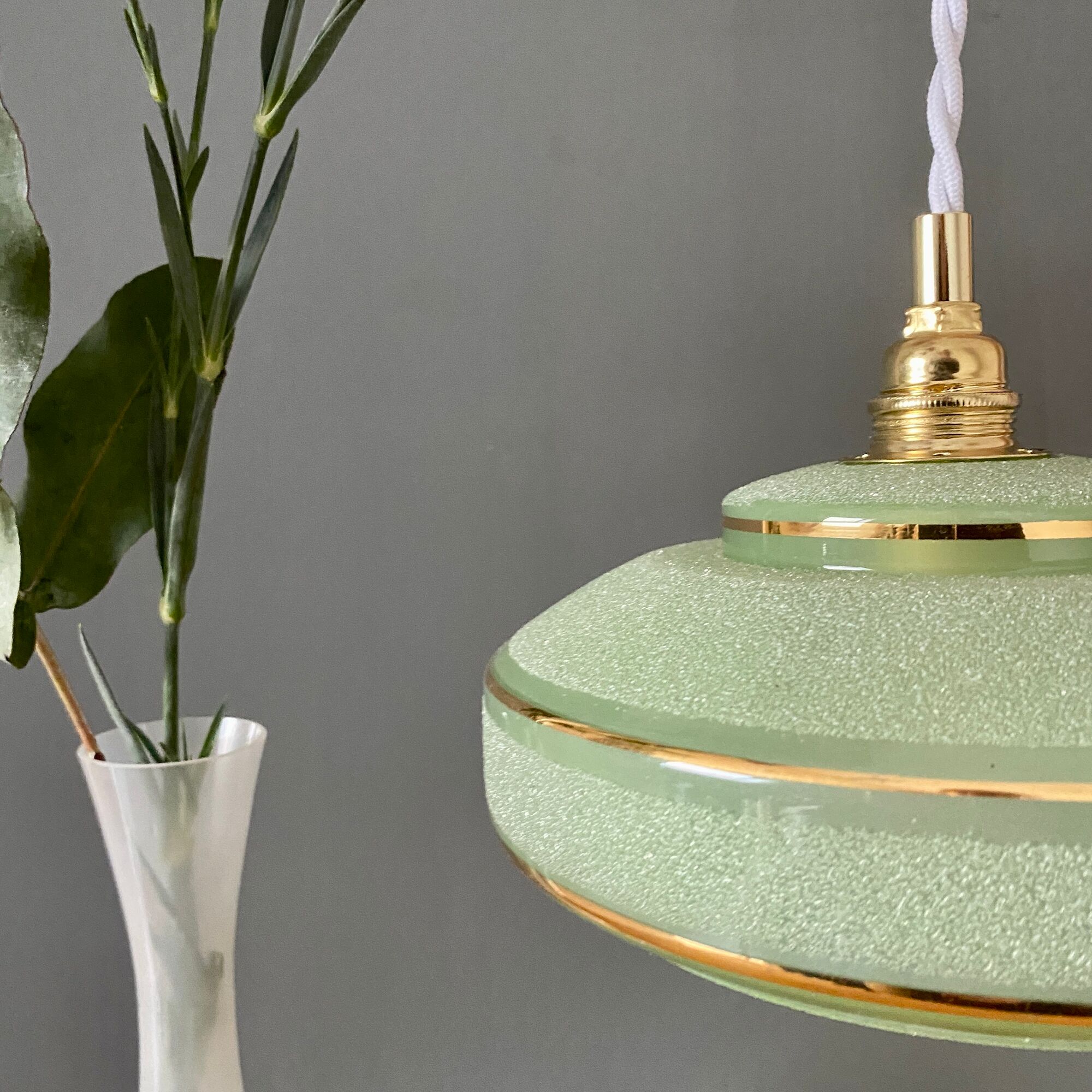 Vintage lampshade pendant lamp in green and gold granite glass