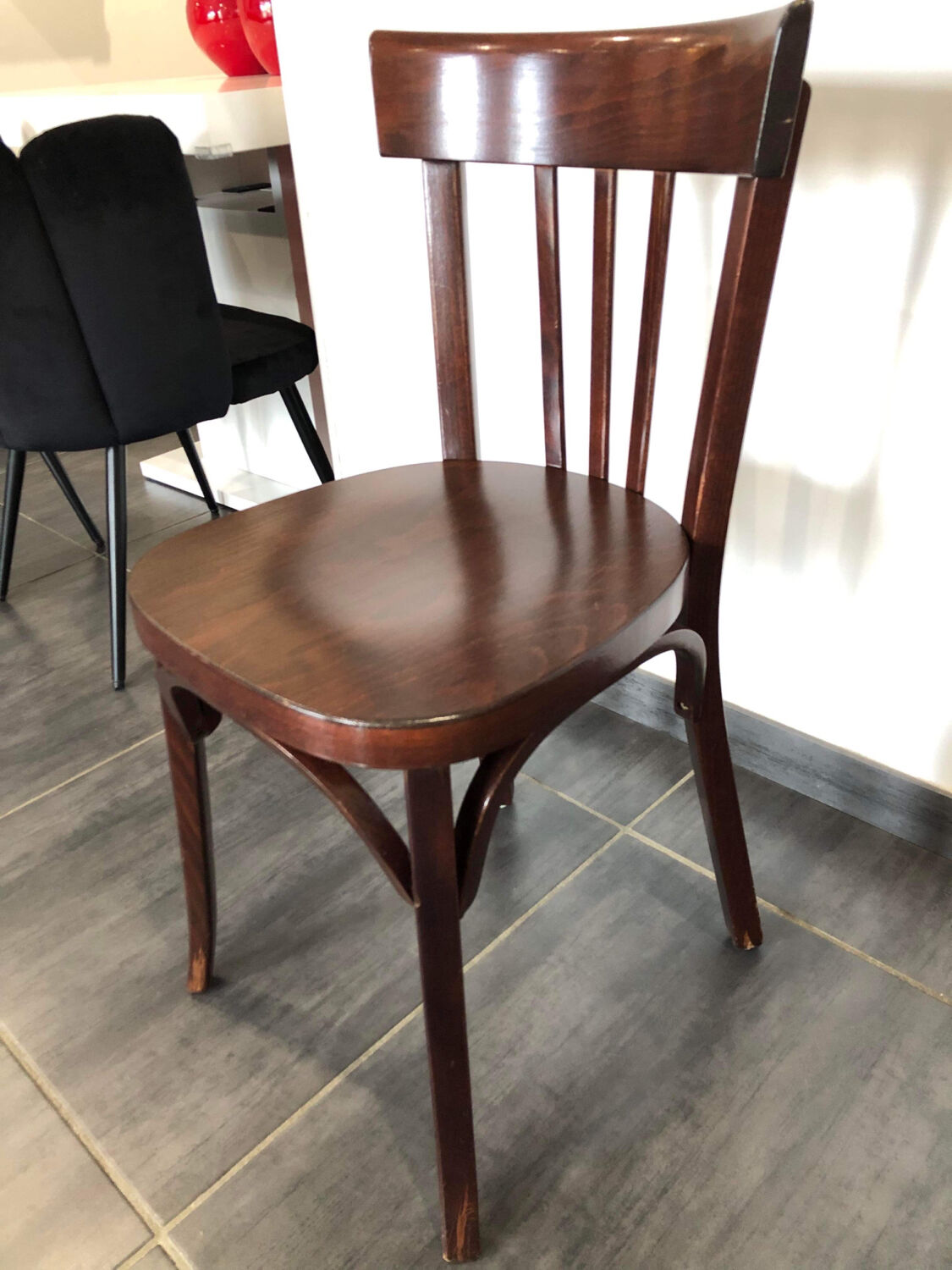 Suite de 4 chaises de bistrot Baumann vintage