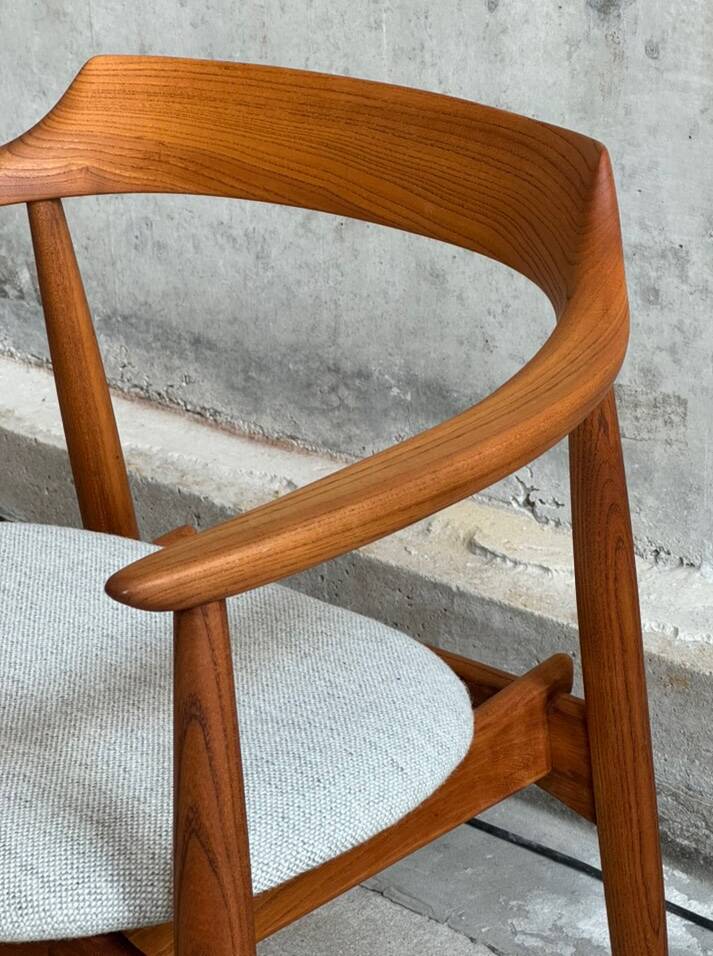 Armchair ST-750 by Arne Wahl Iversen for Niels Eilesrsen, Denmark