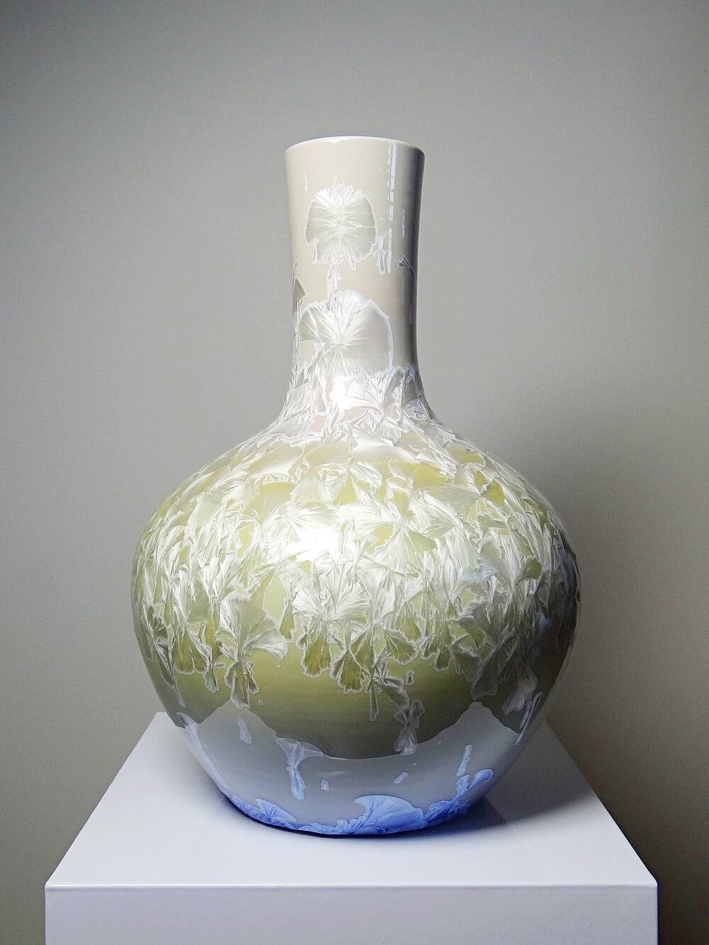 Large globular porcelain vase with crystalline enamels, Jingdezhen Zhi, vintage