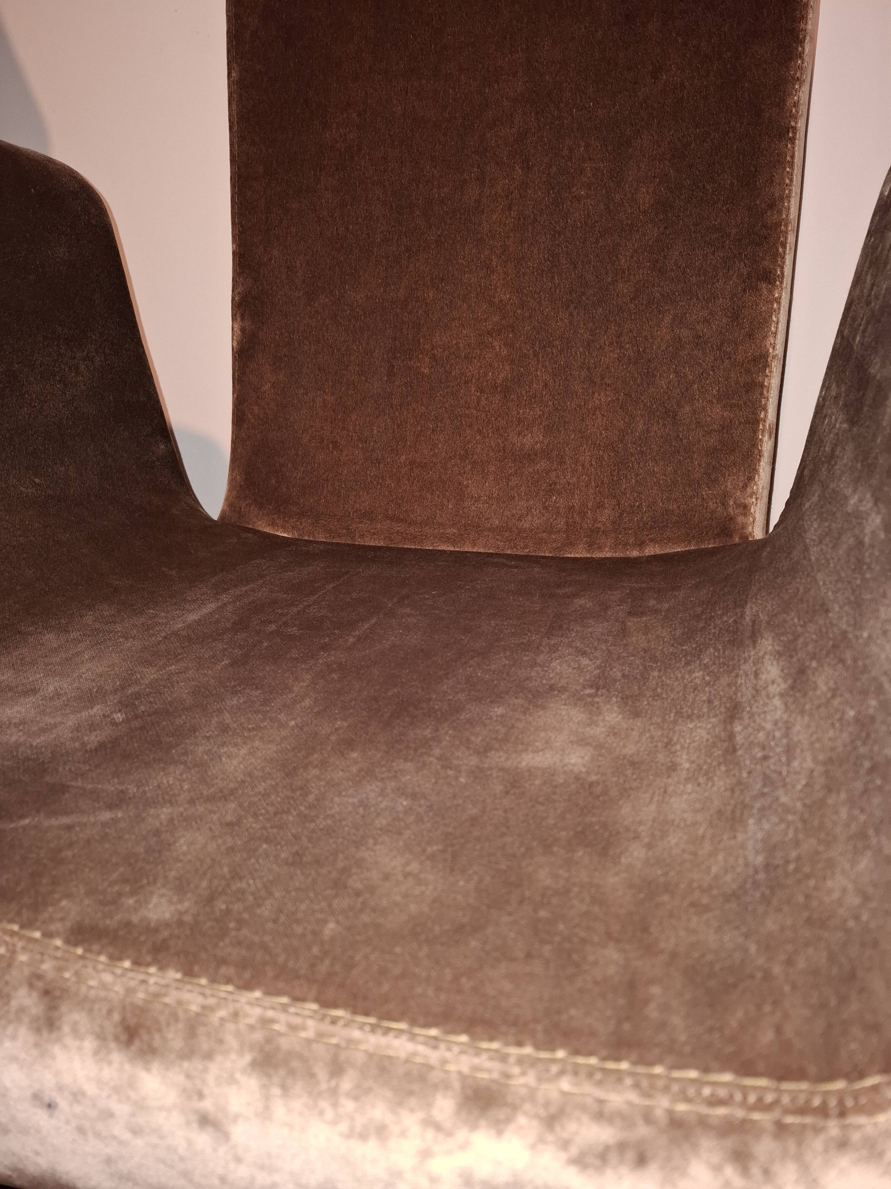 Artisan-Restored Mid-Century Armchair in Golden Mustard Velvet | Bruno Gonç