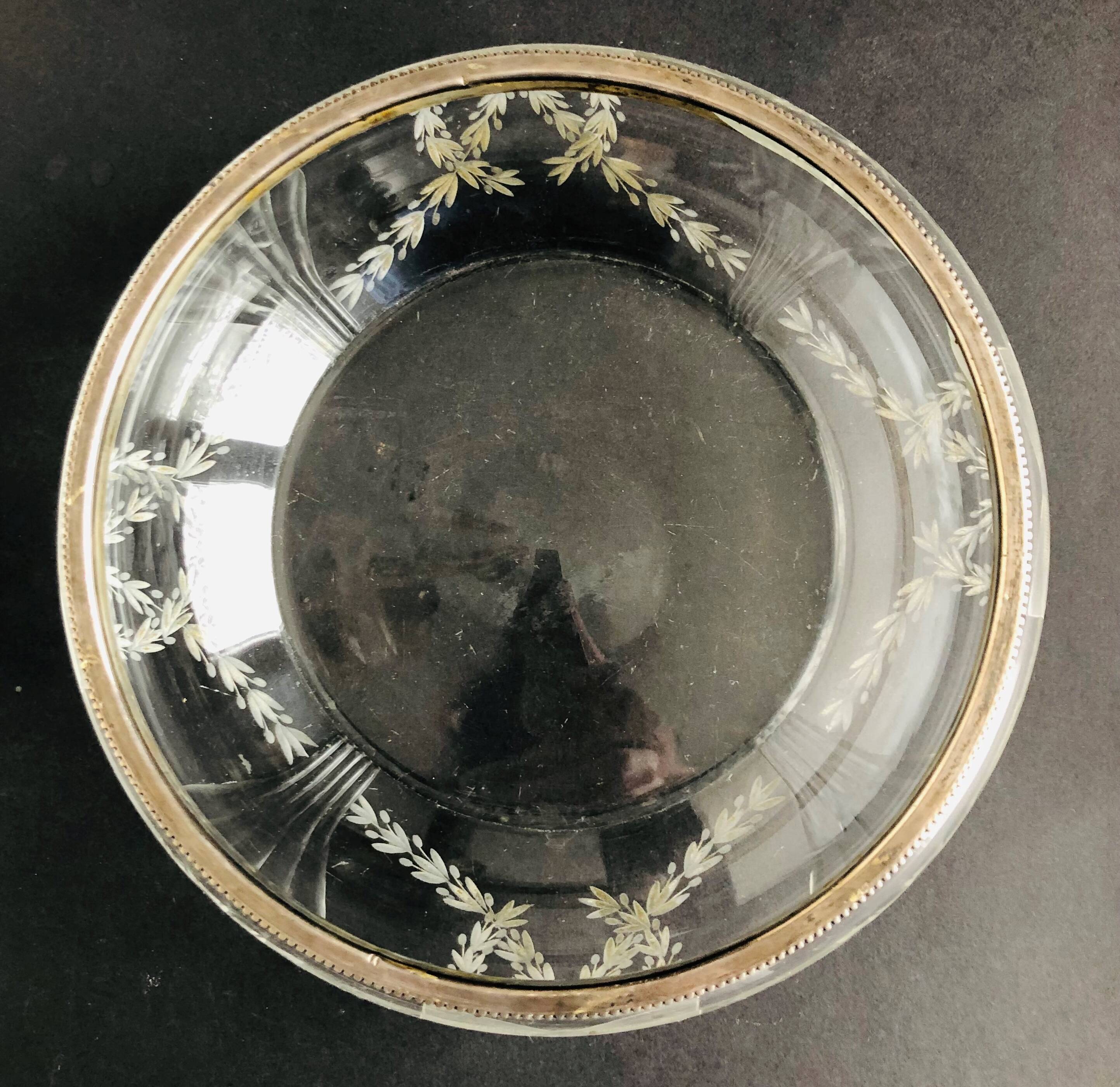 Empty cup engraved glass pockets