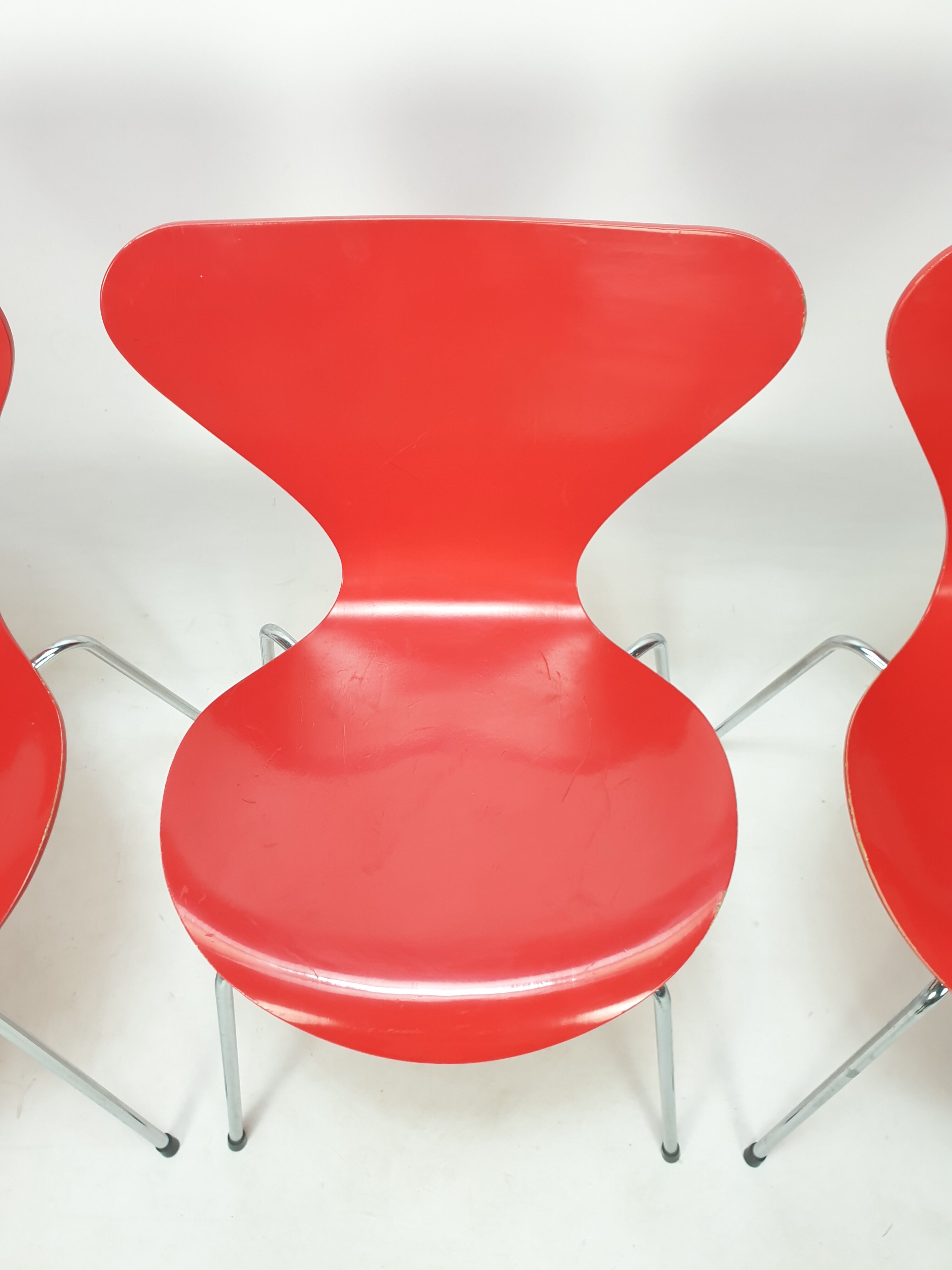 Set of 6 chairs "model 7" Arne Jacobsen for Fritz Hansen, Denmark, 1991