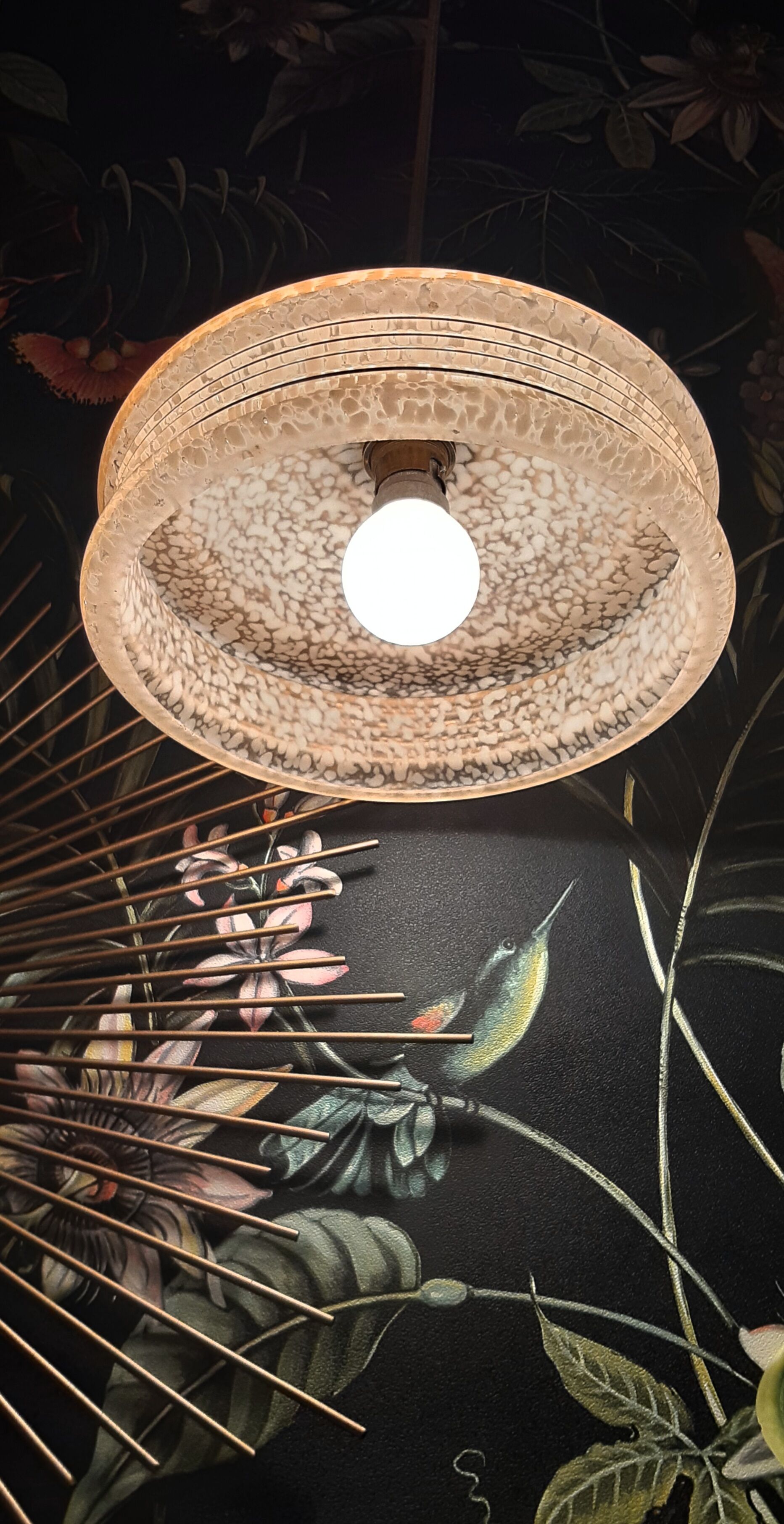 Pink Clichy glass suspension