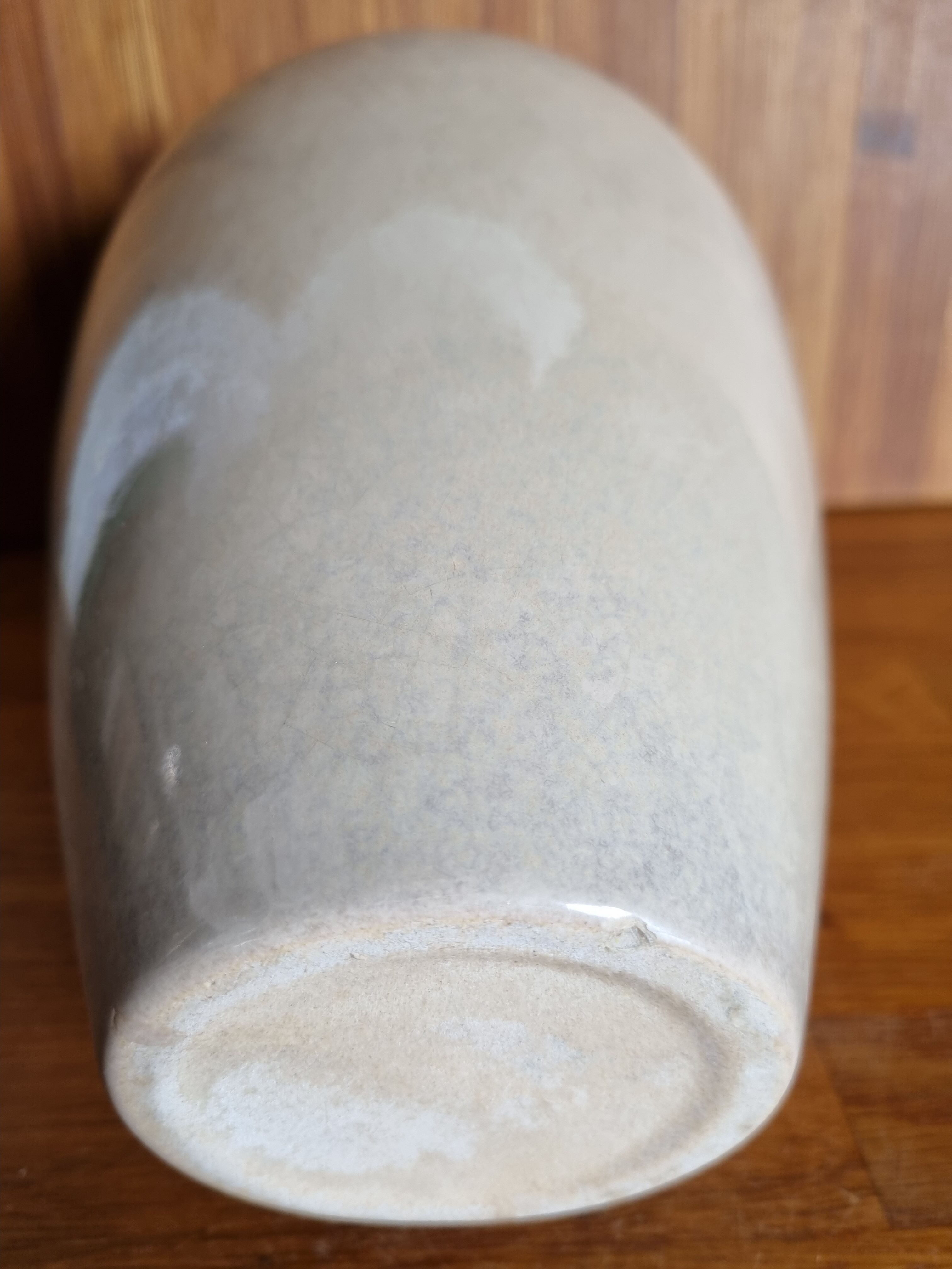 Vintage vase Art Deco style beige iridescent