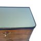Commode en acajou plaqué avec plateau en verre vert, années 1950