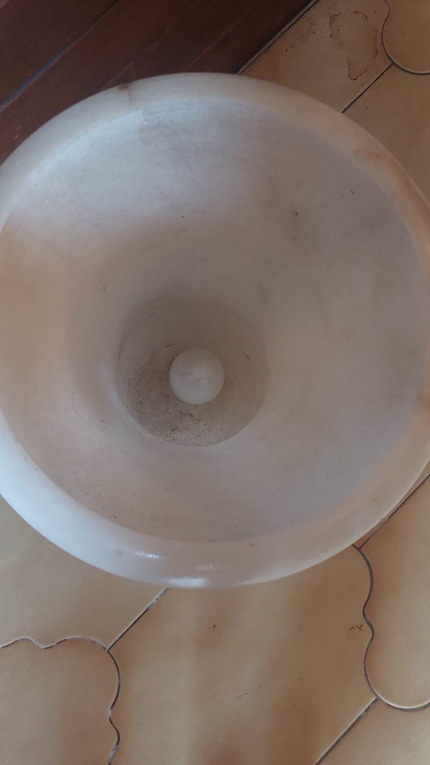 Antique style lamp with marble effect