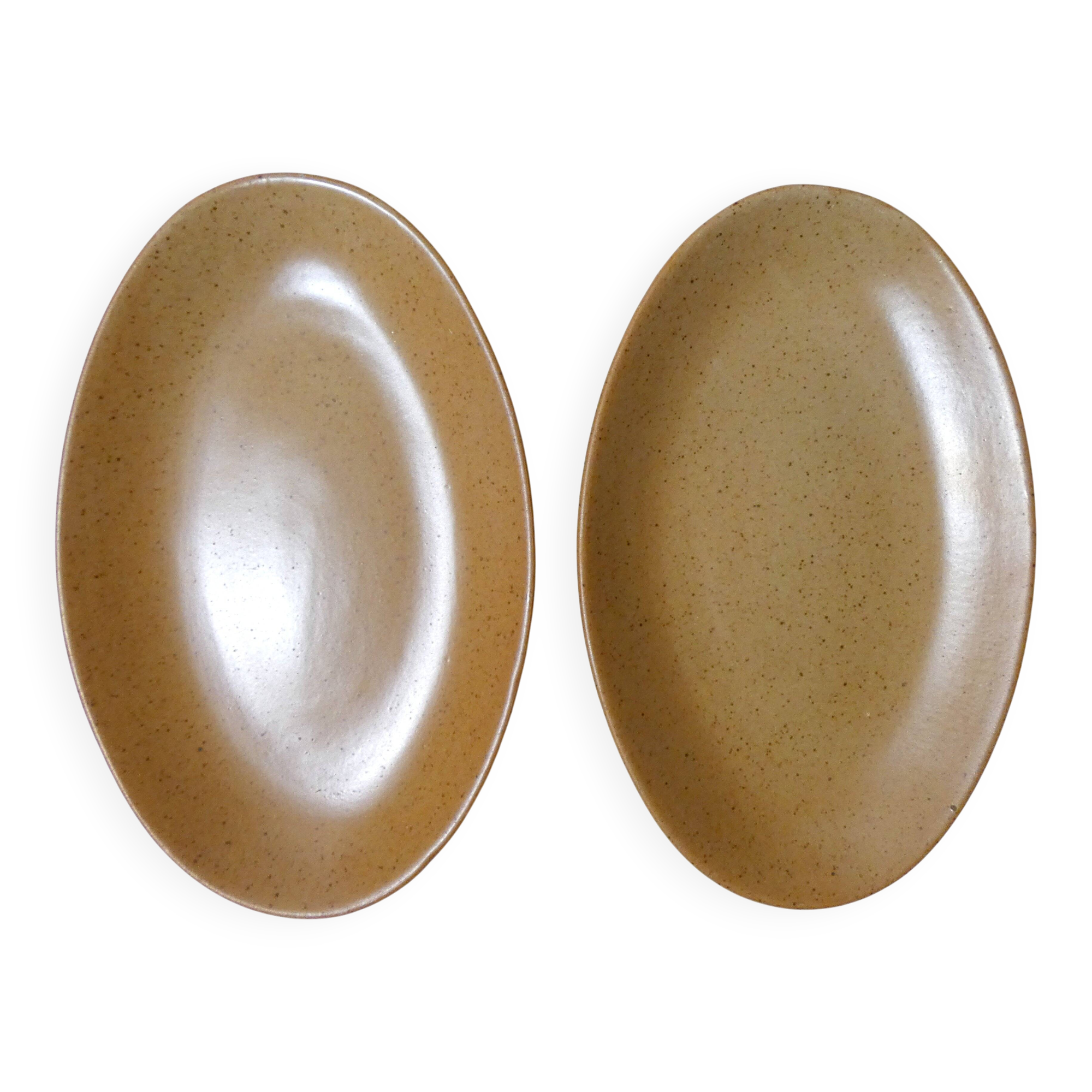 2 stoneware dishes, vintage village