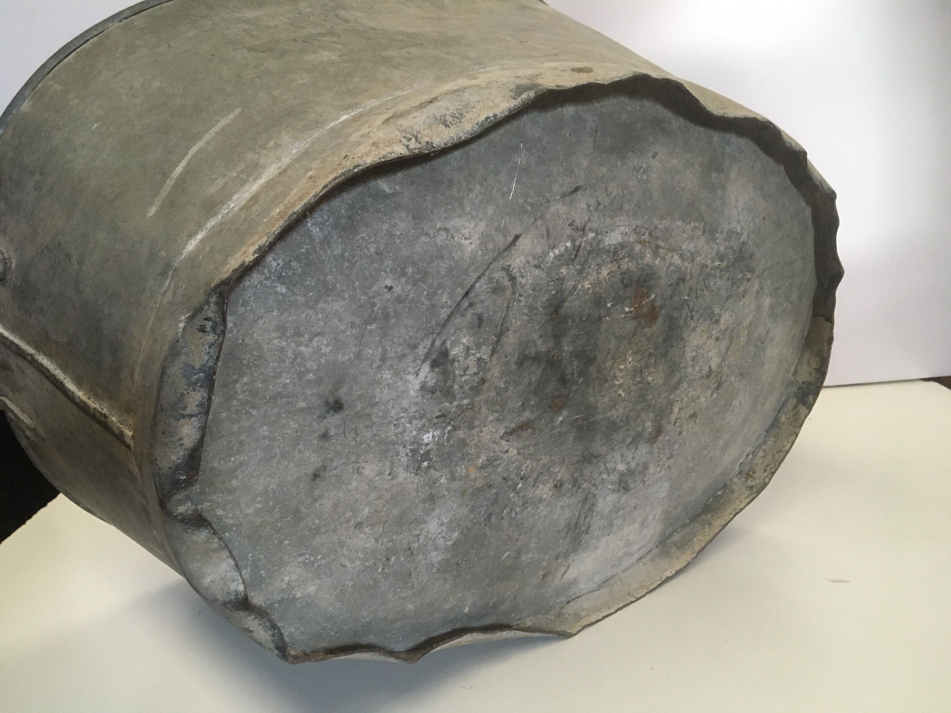 Vintage zinc basin with handle