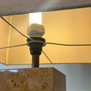 Majestueuse lampe de table en loupe d'orme, C.Mahey design 1970