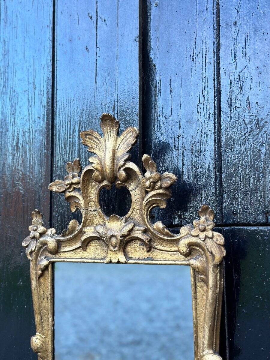 Carved and gilded wooden mirror, late 18th century