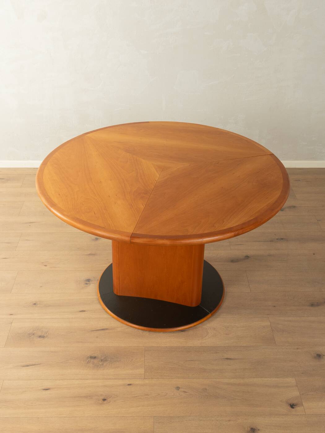 Unique dining table, Skovby