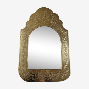 Oriental mirror in wood and hammered brass in the shape of an arch, plant decor, 52 cm