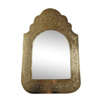 Oriental mirror in wood and hammered brass in the shape of an arch, plant decor, 52 cm