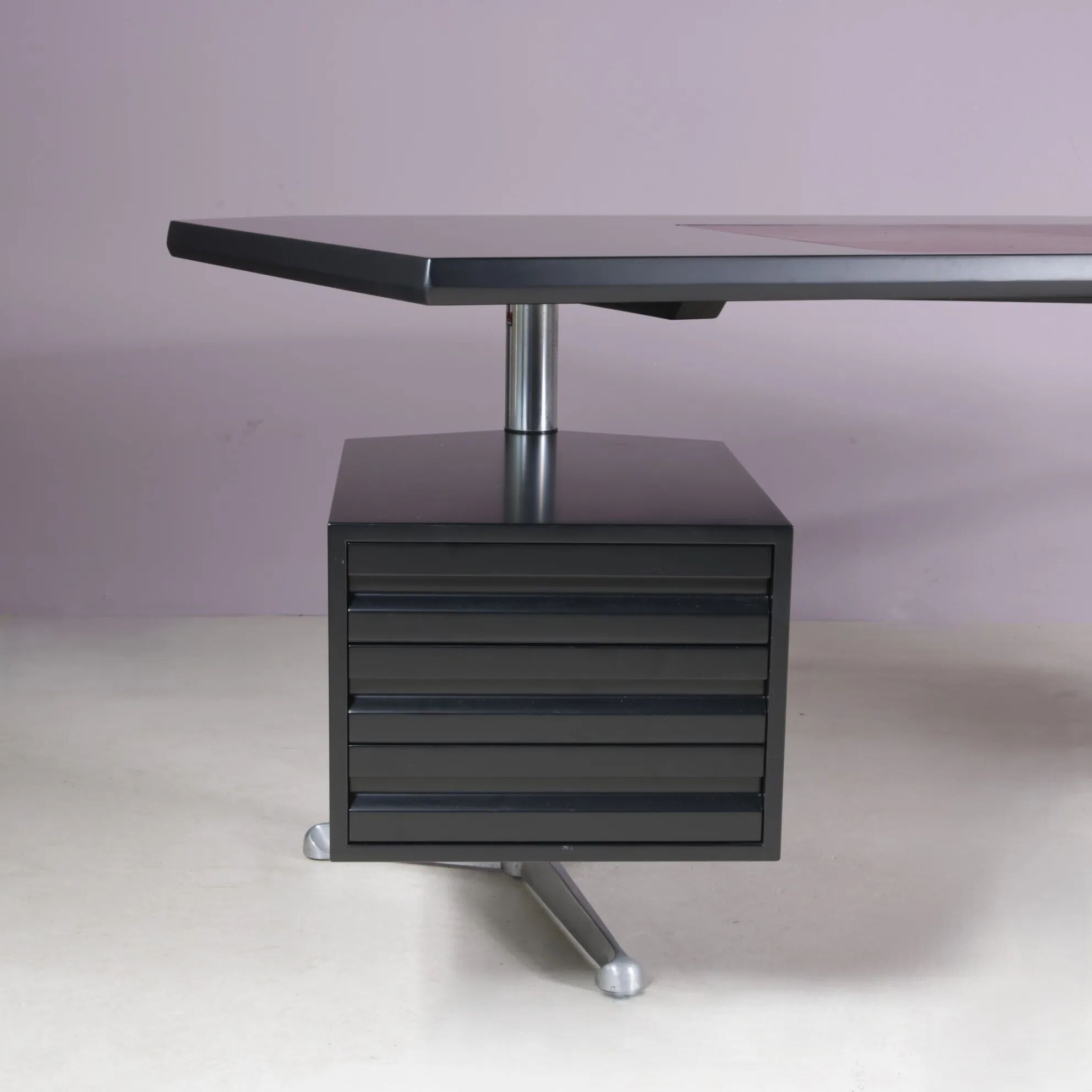 1950s Osvaldo Borsani desk for Tecno Milano, Italy