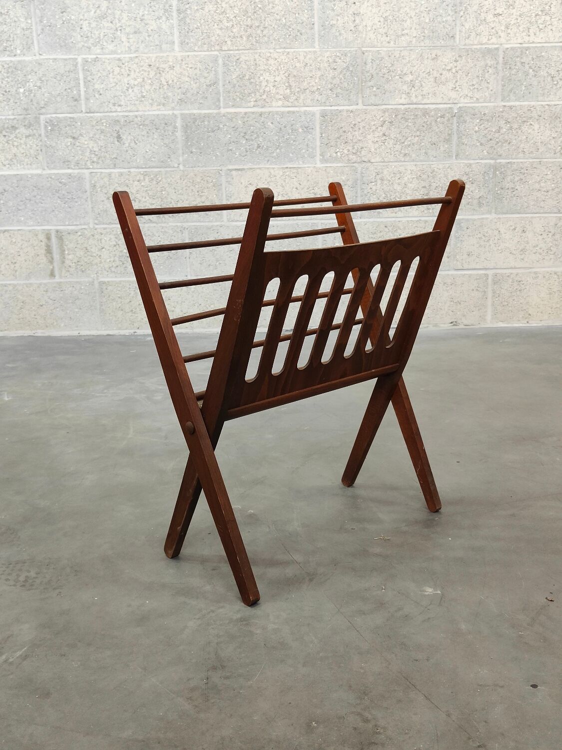 Magazine holder by Cees Braakman 1960