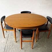 1960’s Mid-Century Modern extending dining table by Schrieber Furniture