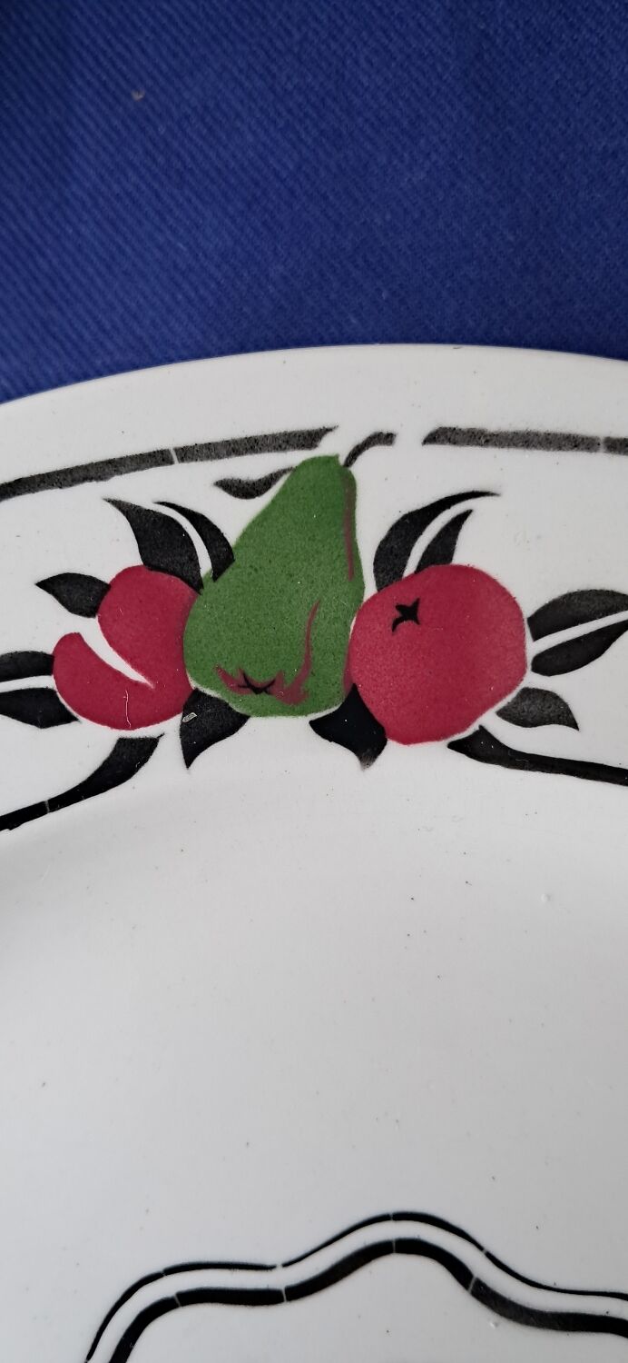 6 flat plates Boch Frères La Louvière. Melba