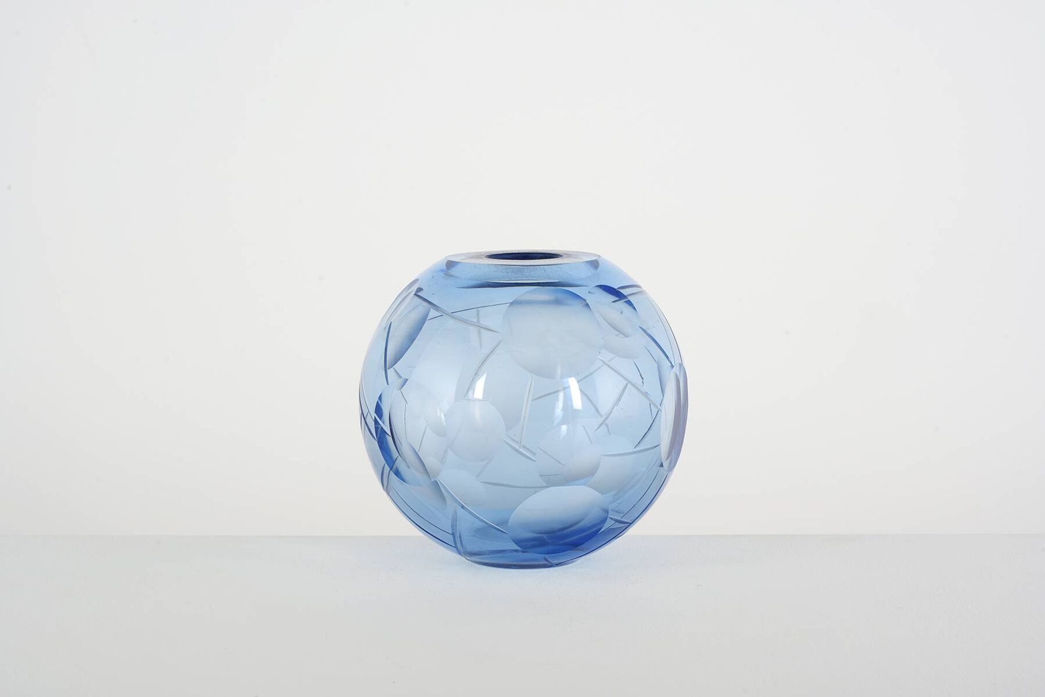 Art Deco vase by Vicke Lindstrand for Orrefors around 1930.