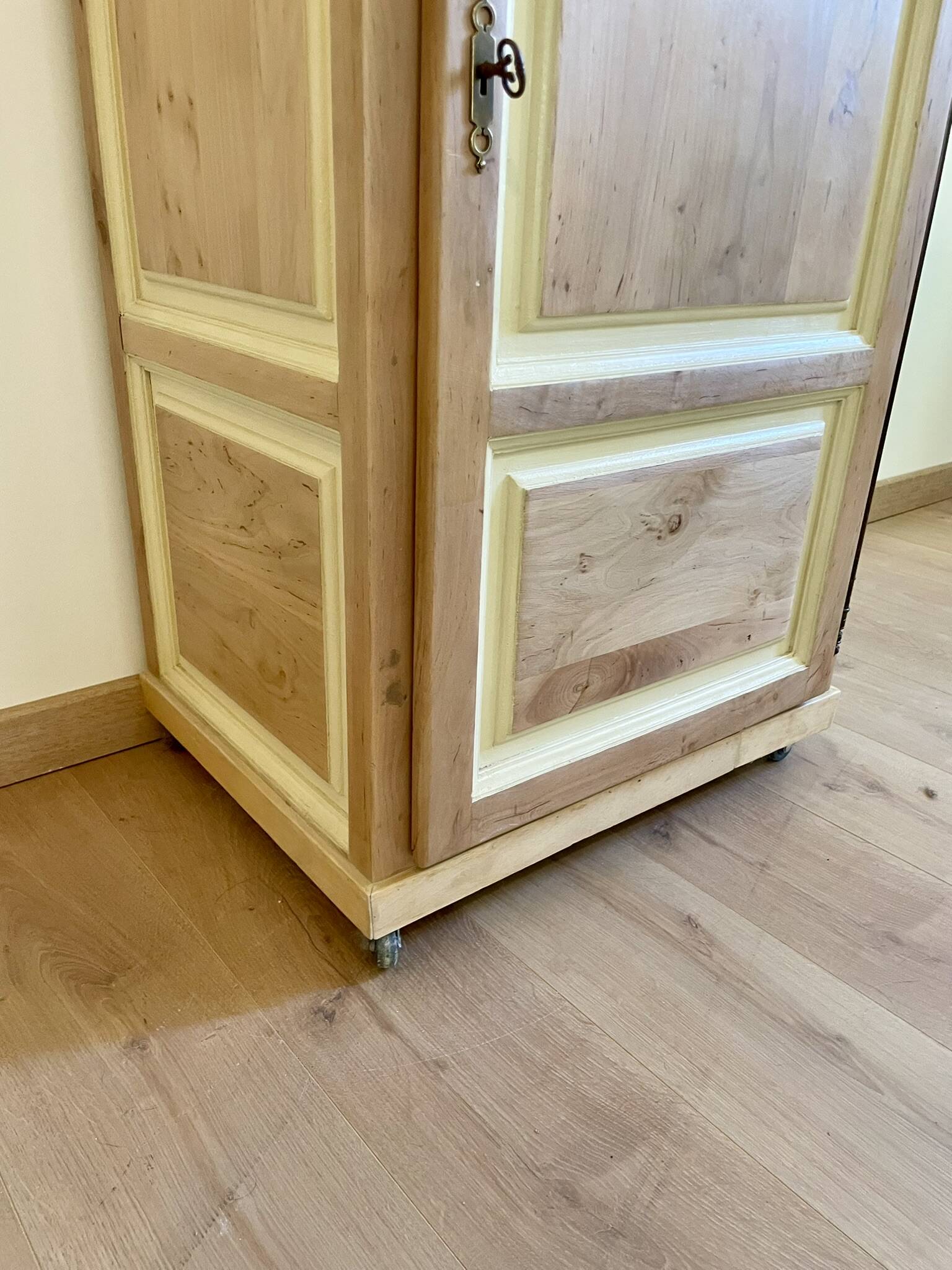 Meuble Hifi ou confiturier