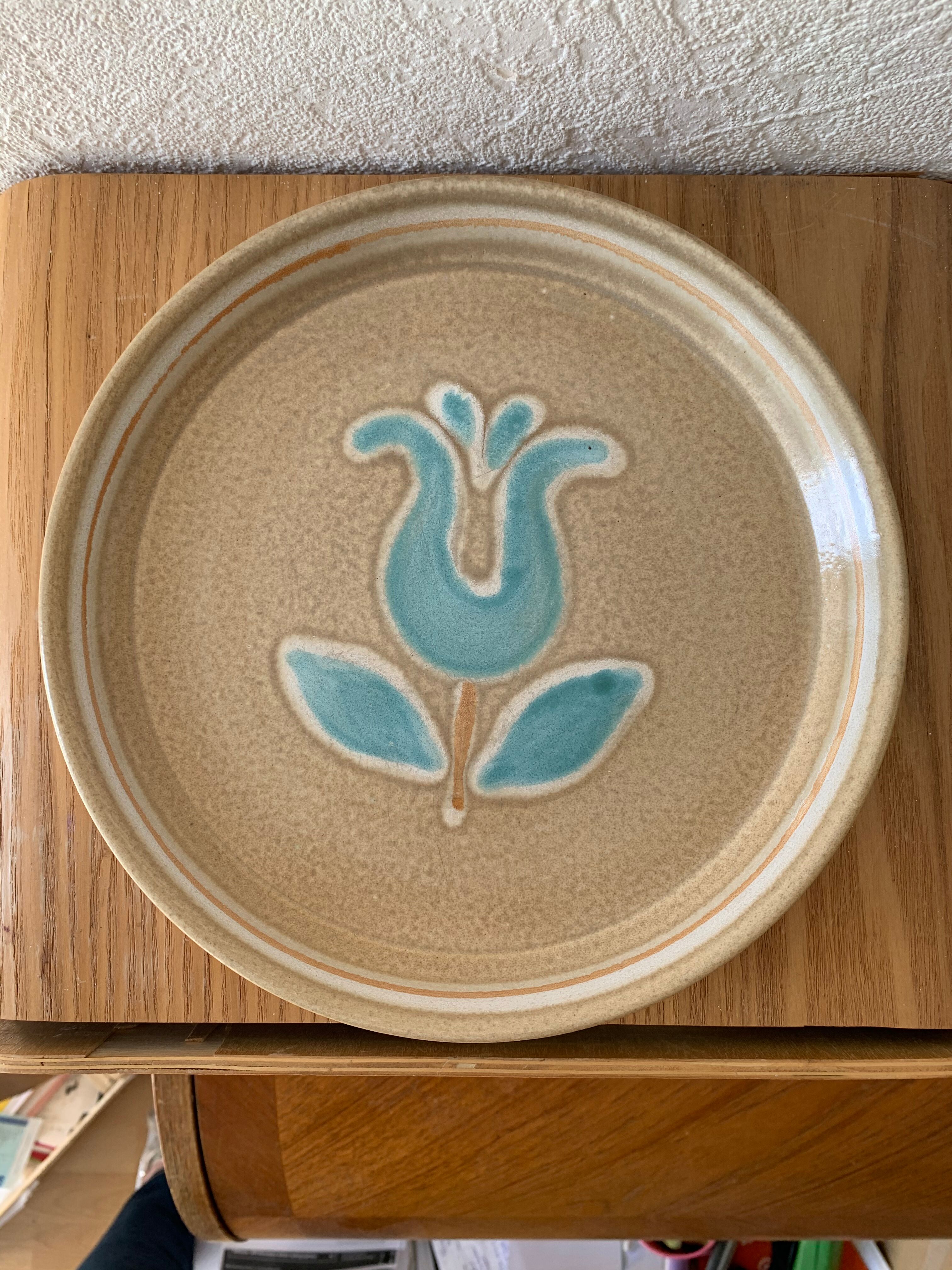 6 flat plates vintage model Pamela