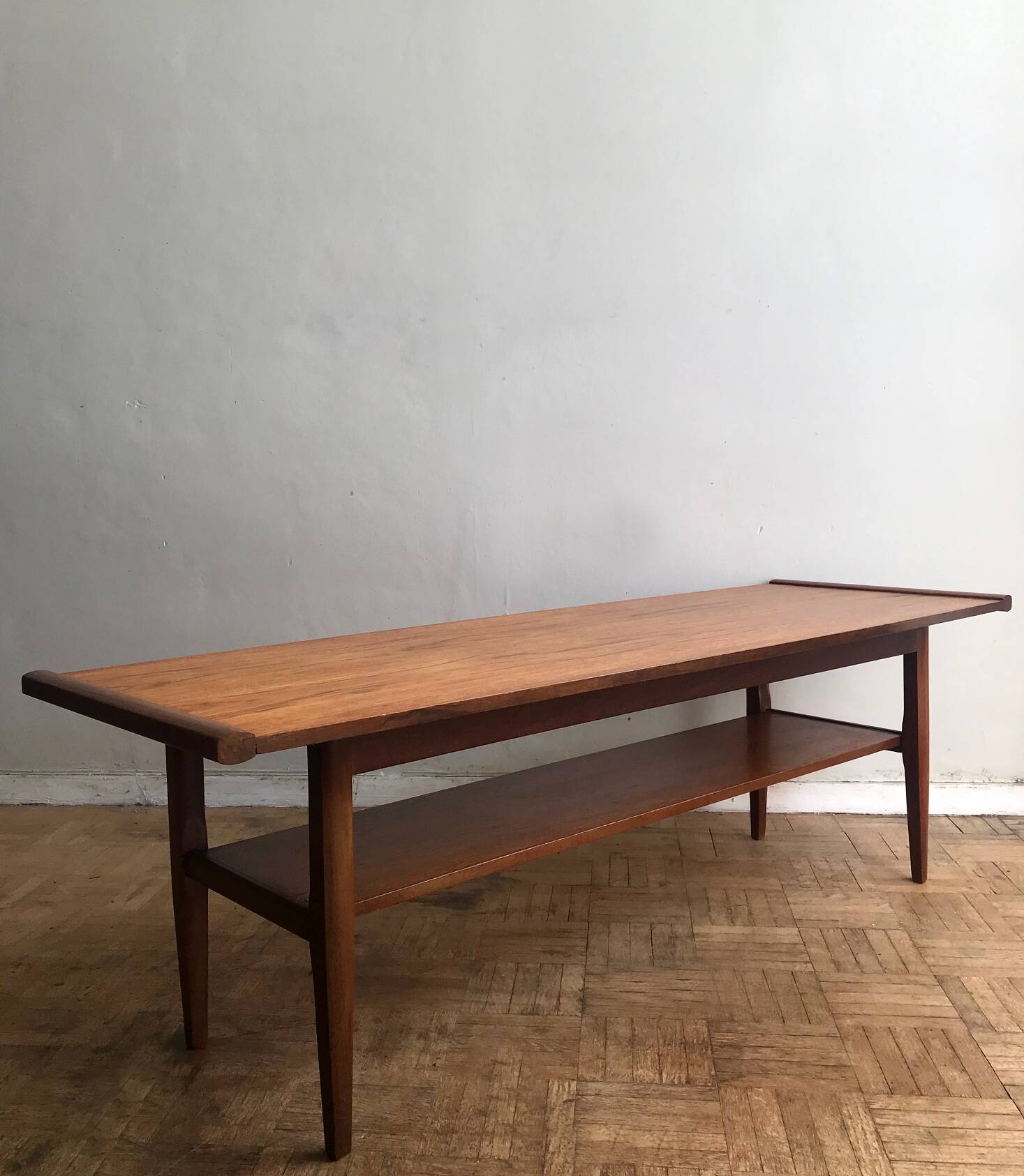 Table basse en teck des années 1960