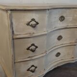 Chest of drawers patinated white crossbow