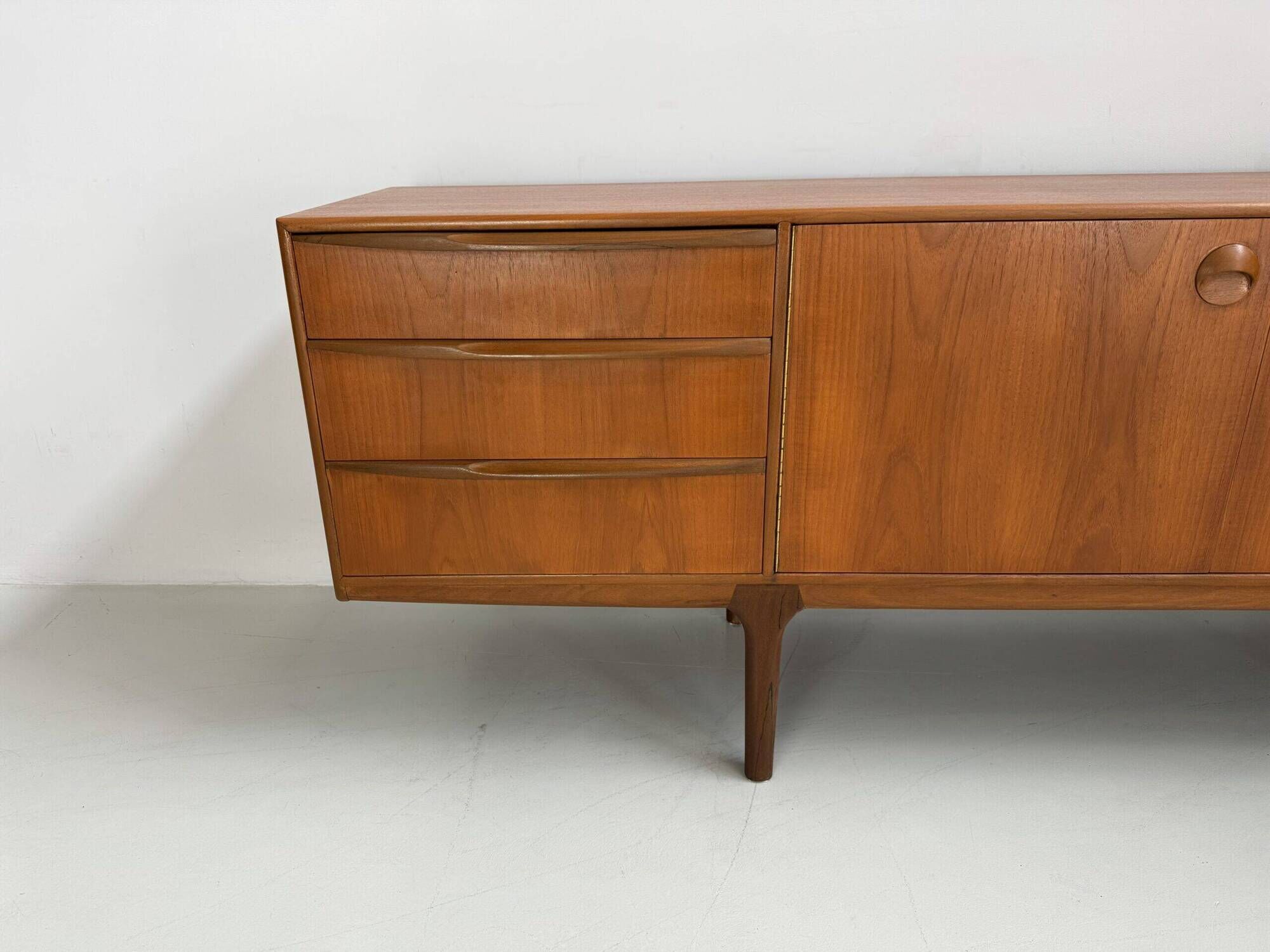 Vintage sideboard McIntosh "Torpedo"