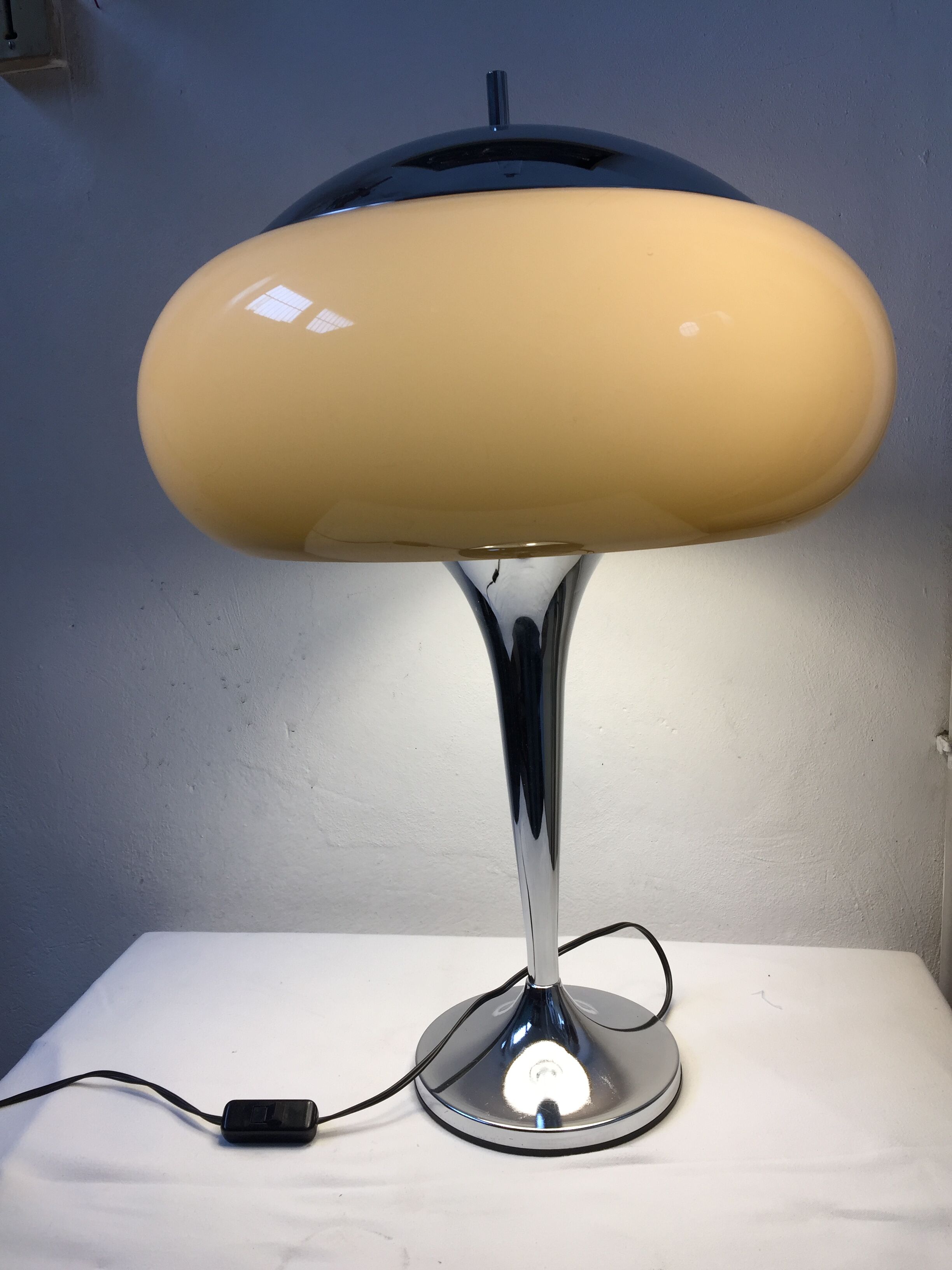 mushroom lamp 1970s