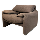 Maralunga armchair, designed by Vico Magistretti.