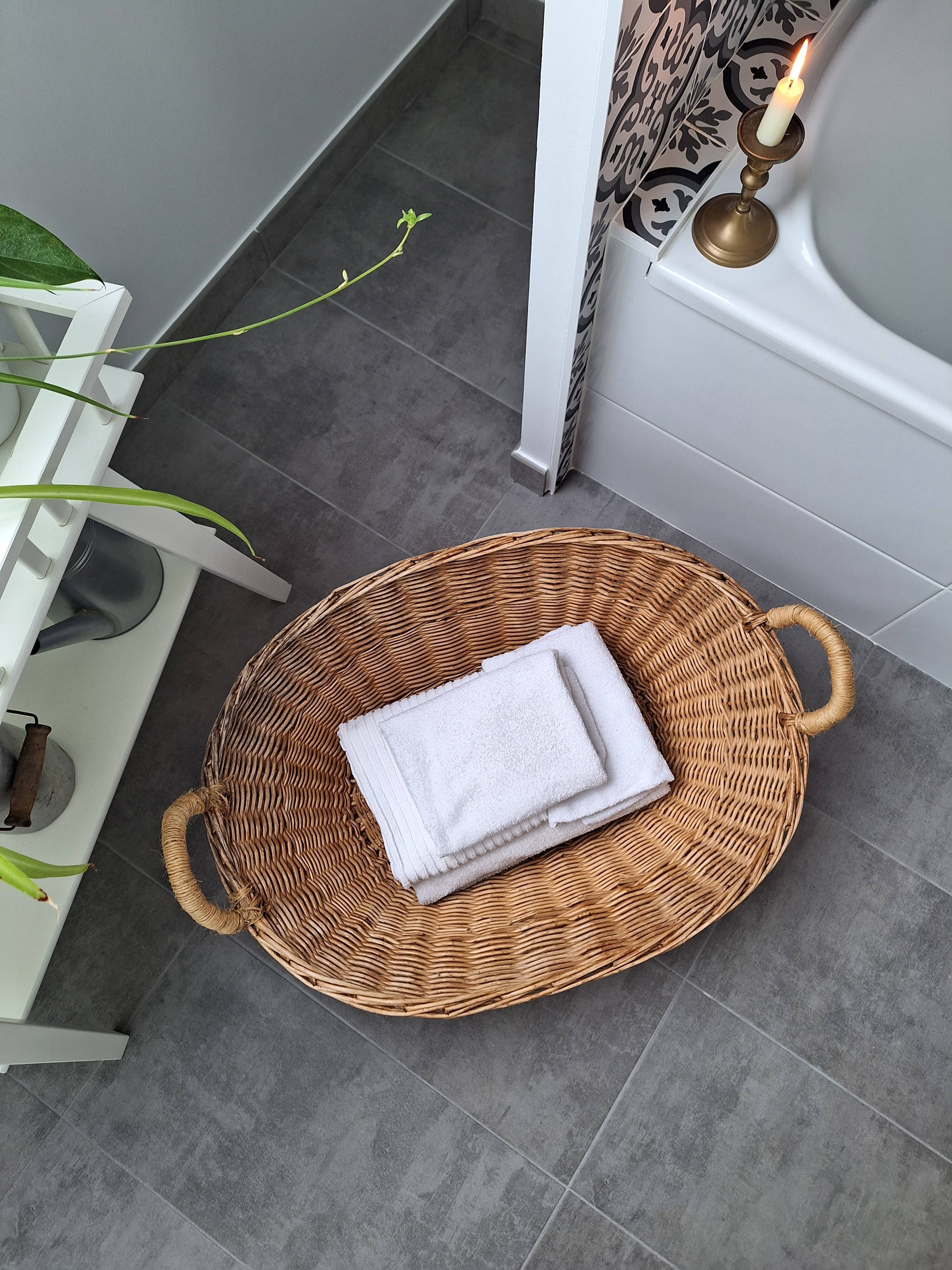 Wicker basket / basket