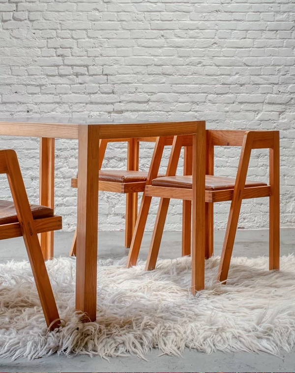 Ensemble de 4 chaises et table avec plateau en formica