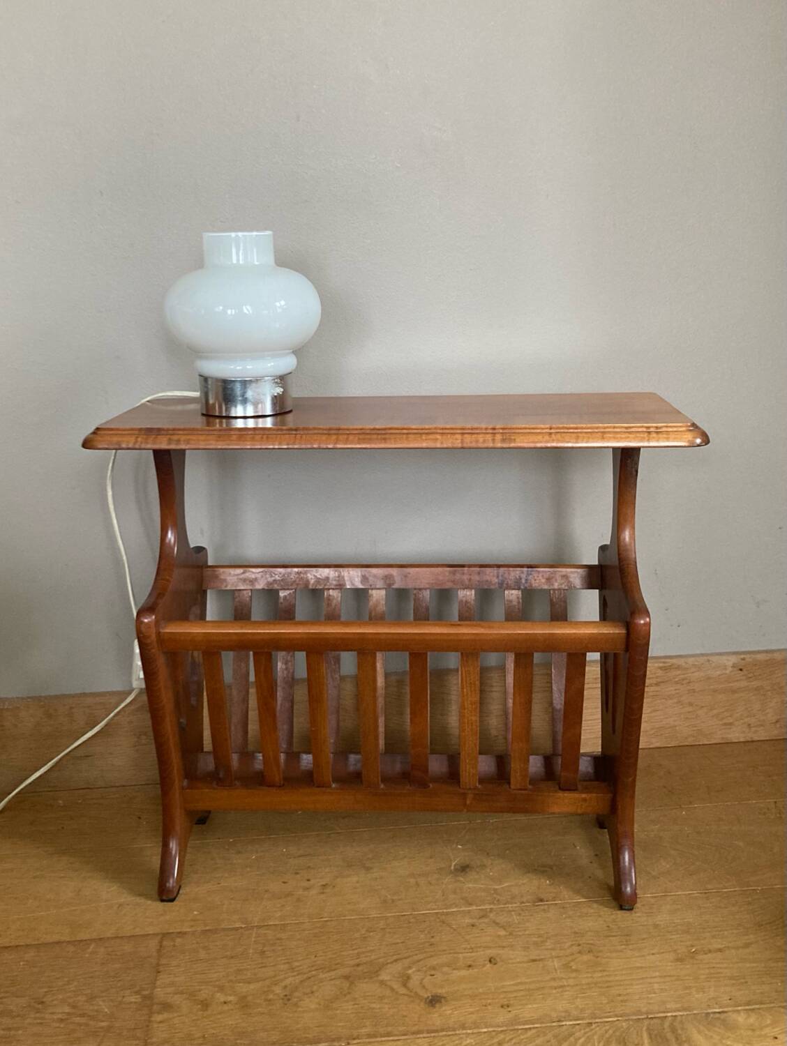 Vintage magazine rack with shelf, Solid cherry wood side table from the 1990s