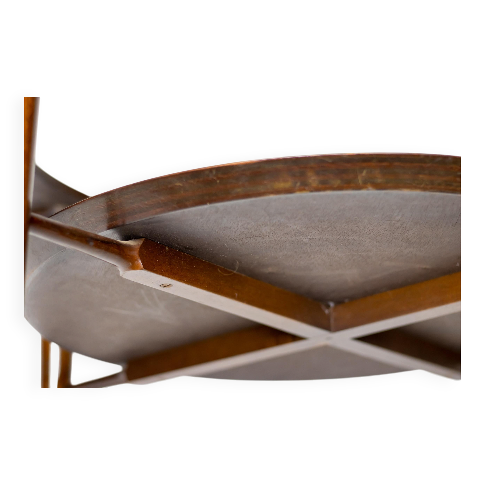 Sculptural coffee table in walnut and glass, Italy, 1950.