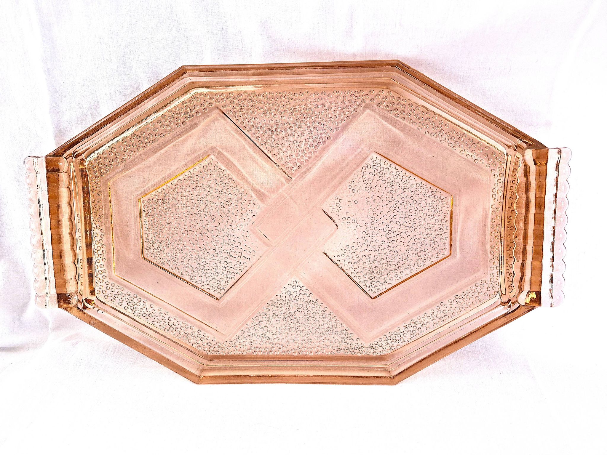 Vintage service in pink salmon glass – Carafe, 8 glasses, and Art Deco tray.