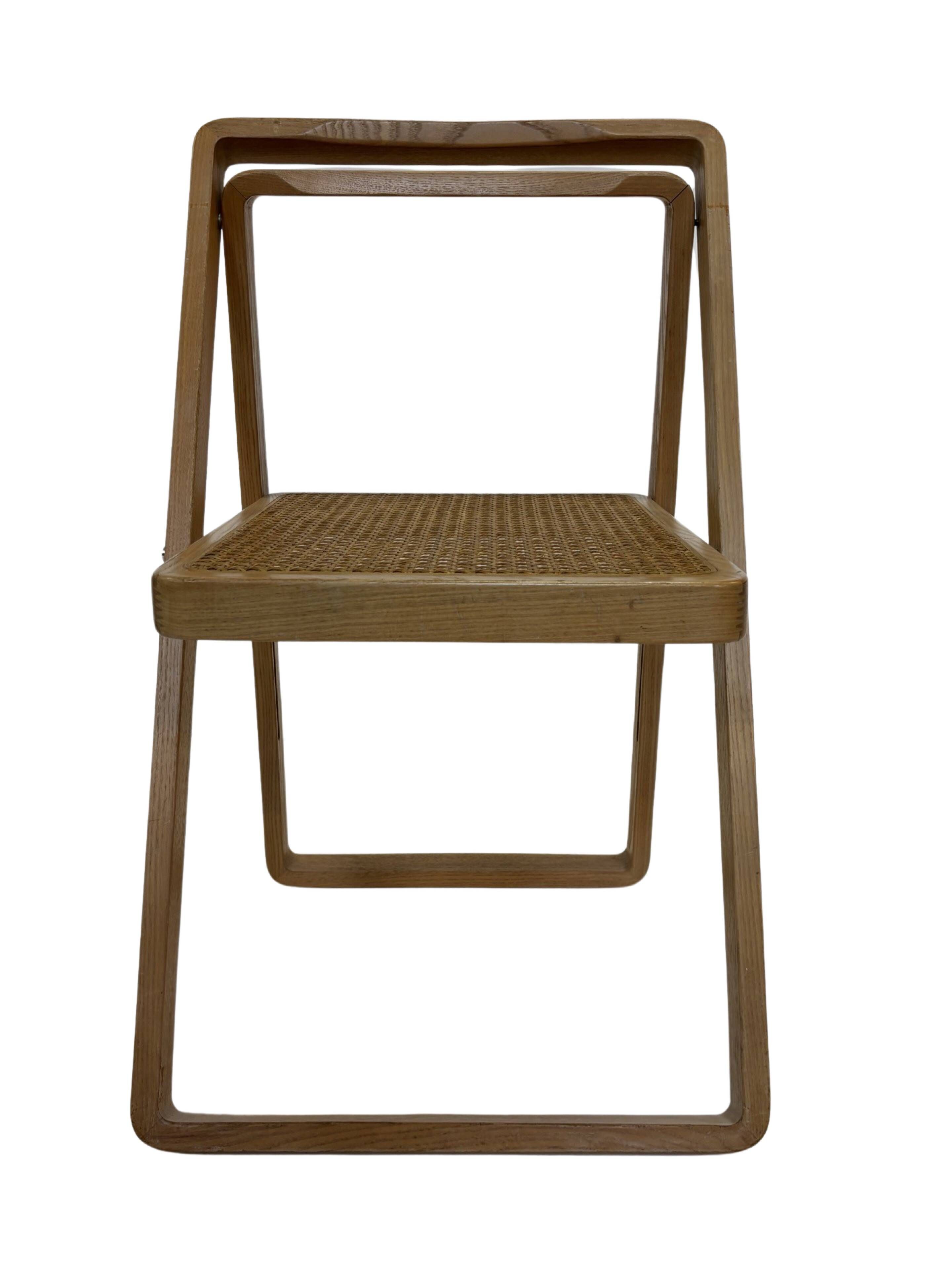 Ensemble vintage de 4 chaises pliantes, design en sangle et bois, années 1970