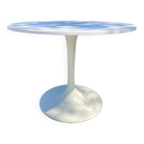 Tulip table