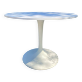 Tulip table