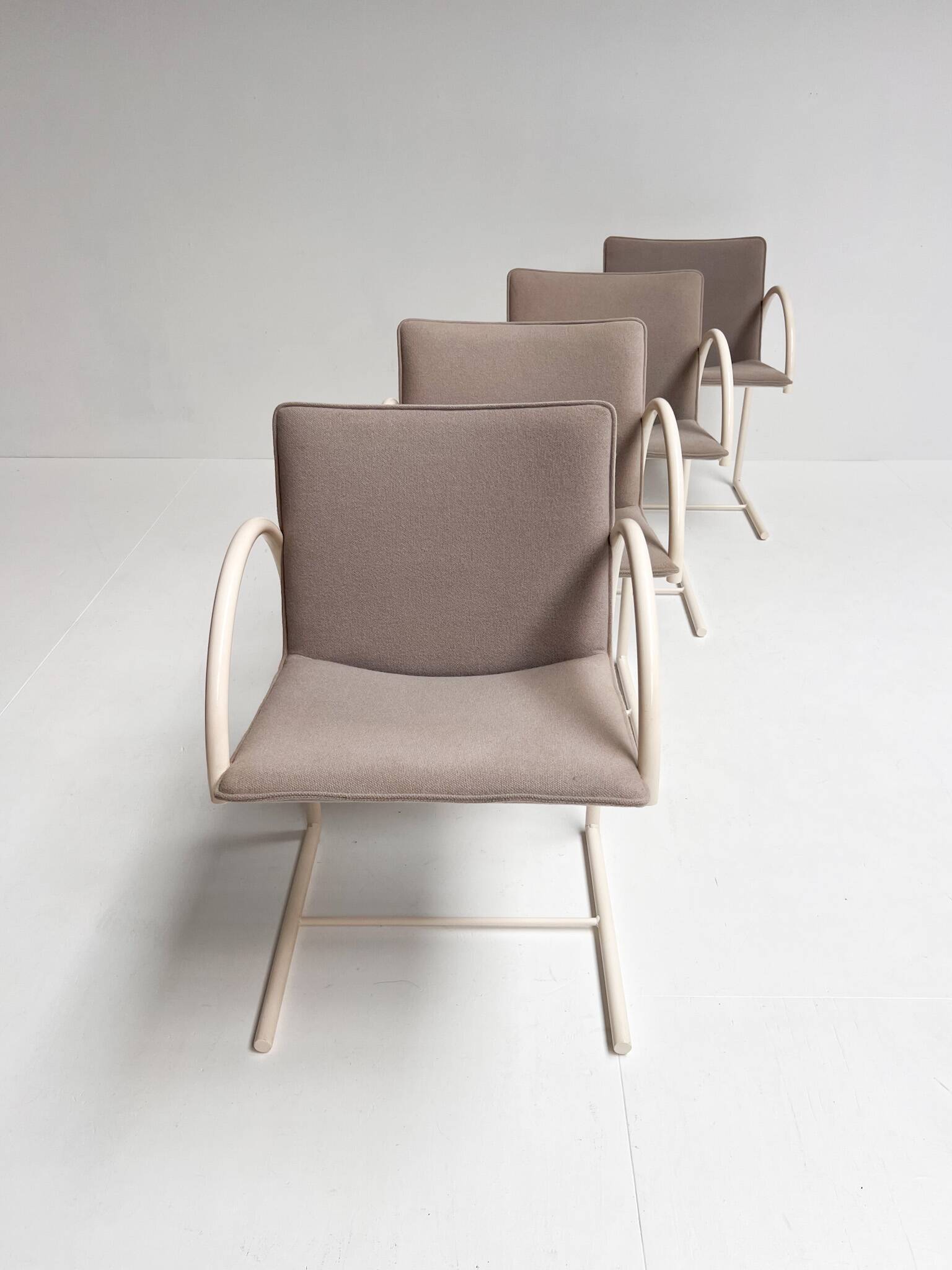 Set of 4 Circle chairs by Boonzaaijer for Metaform, 1980s