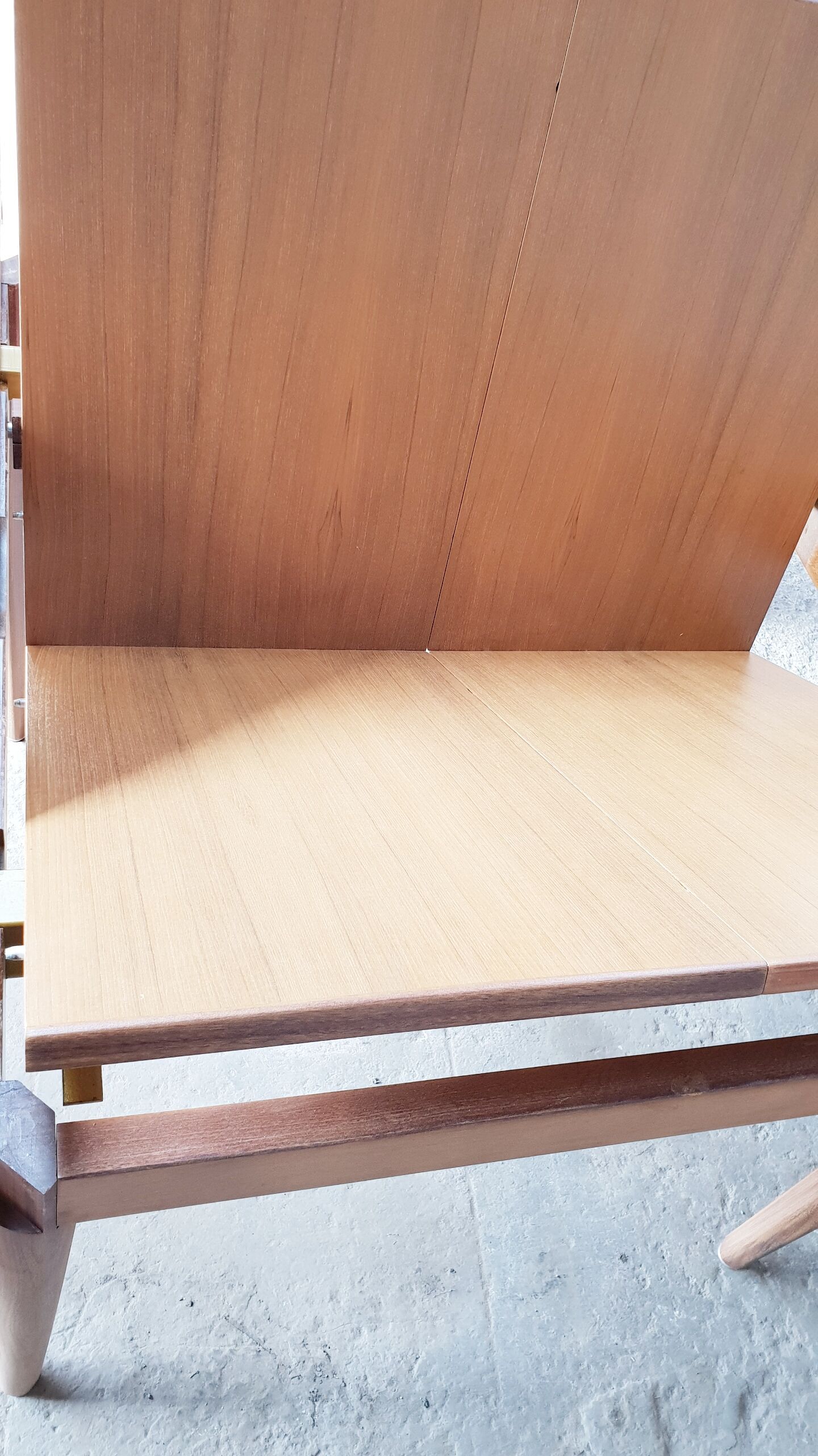 Table ronde scandinave extensible